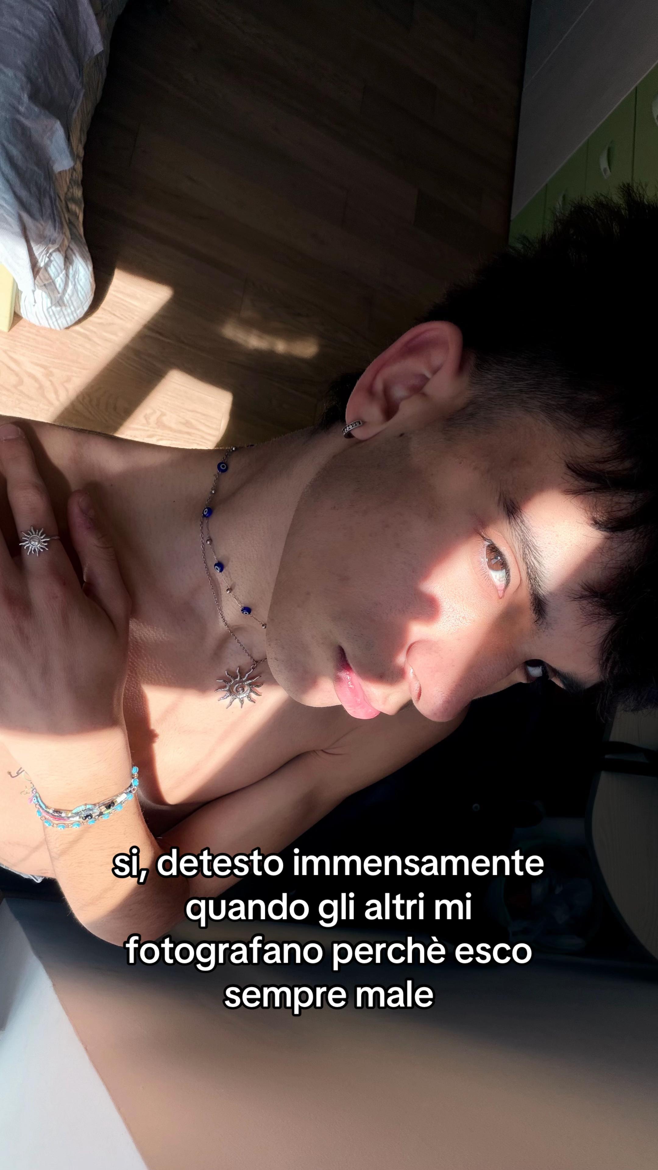 @♱