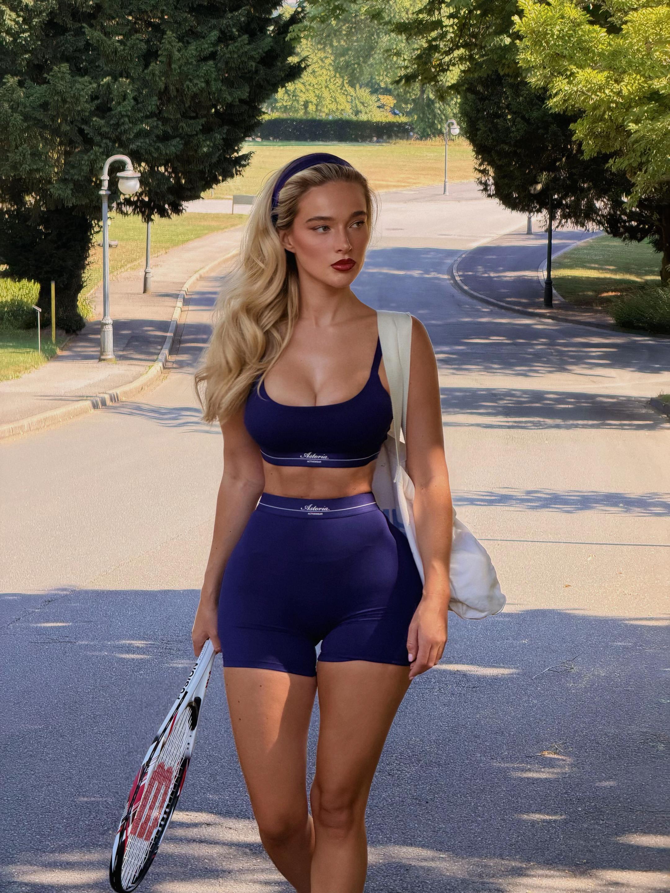@turnttoni