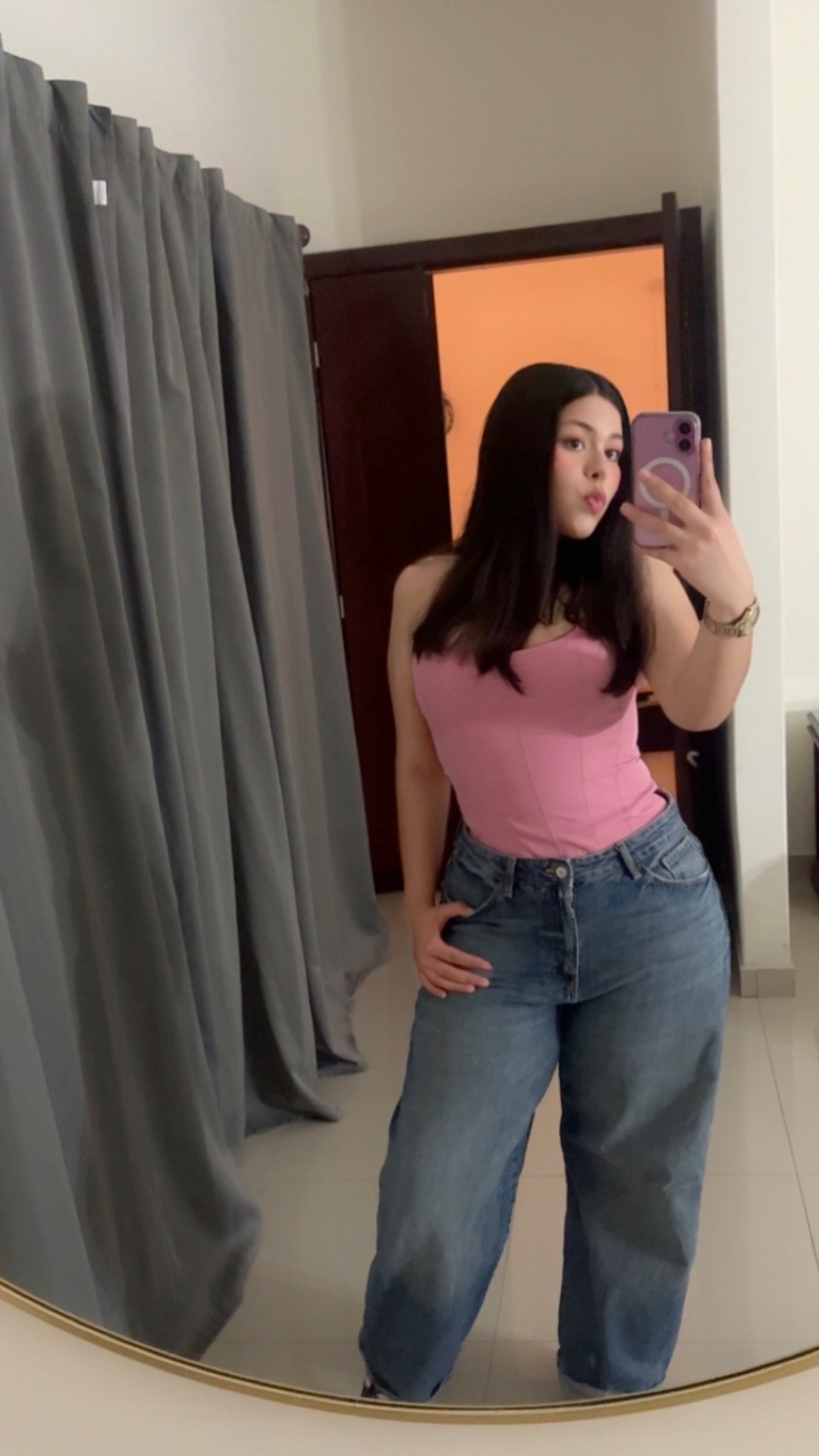 @isabella