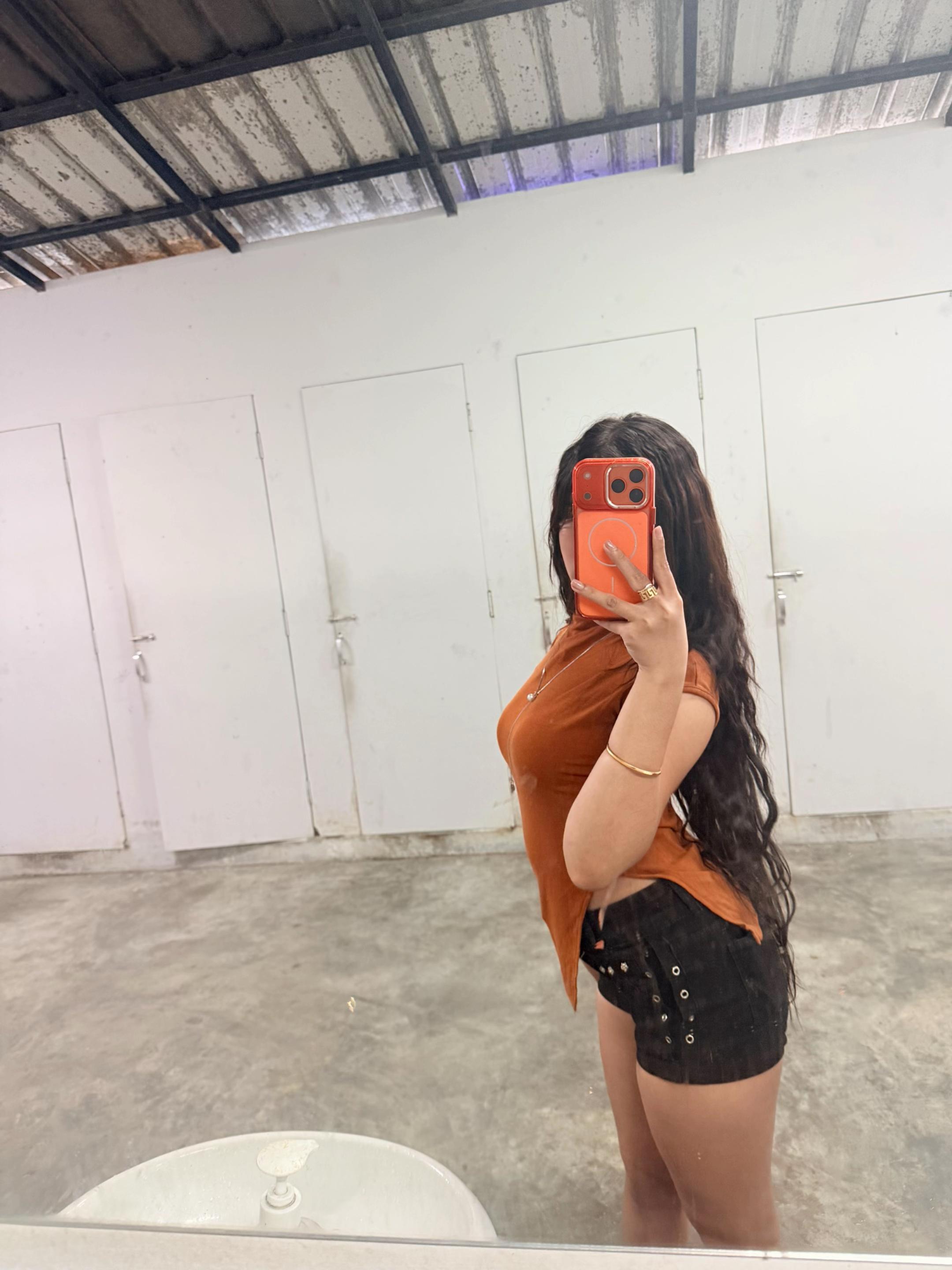 @🌹Eaint Myat Official🦂☘️