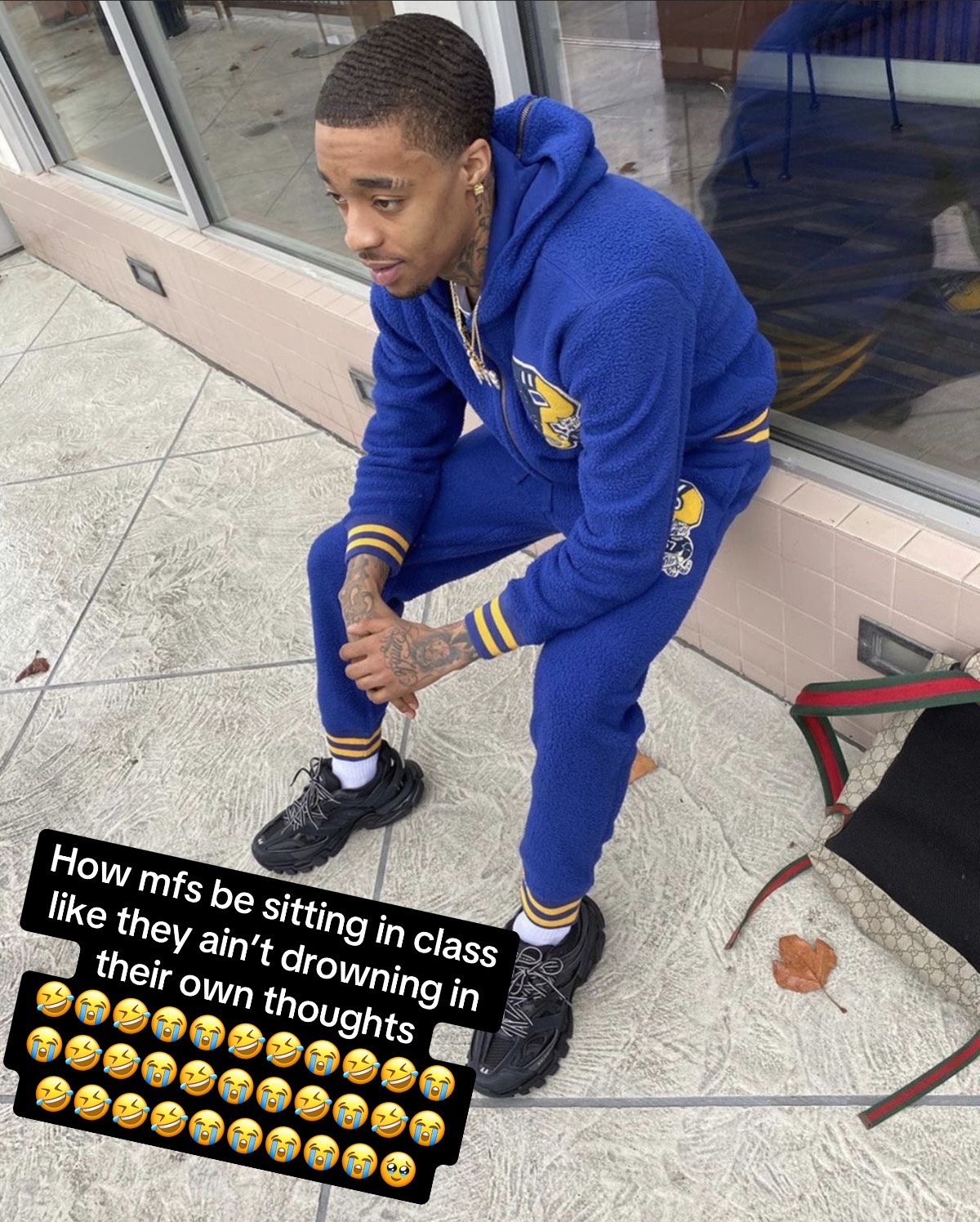 @️