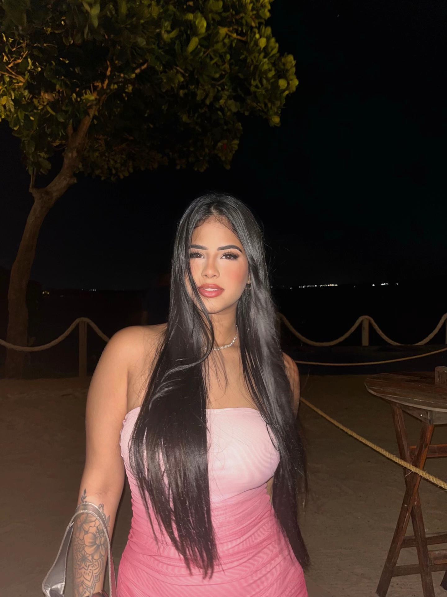 @July Hellen 🍯