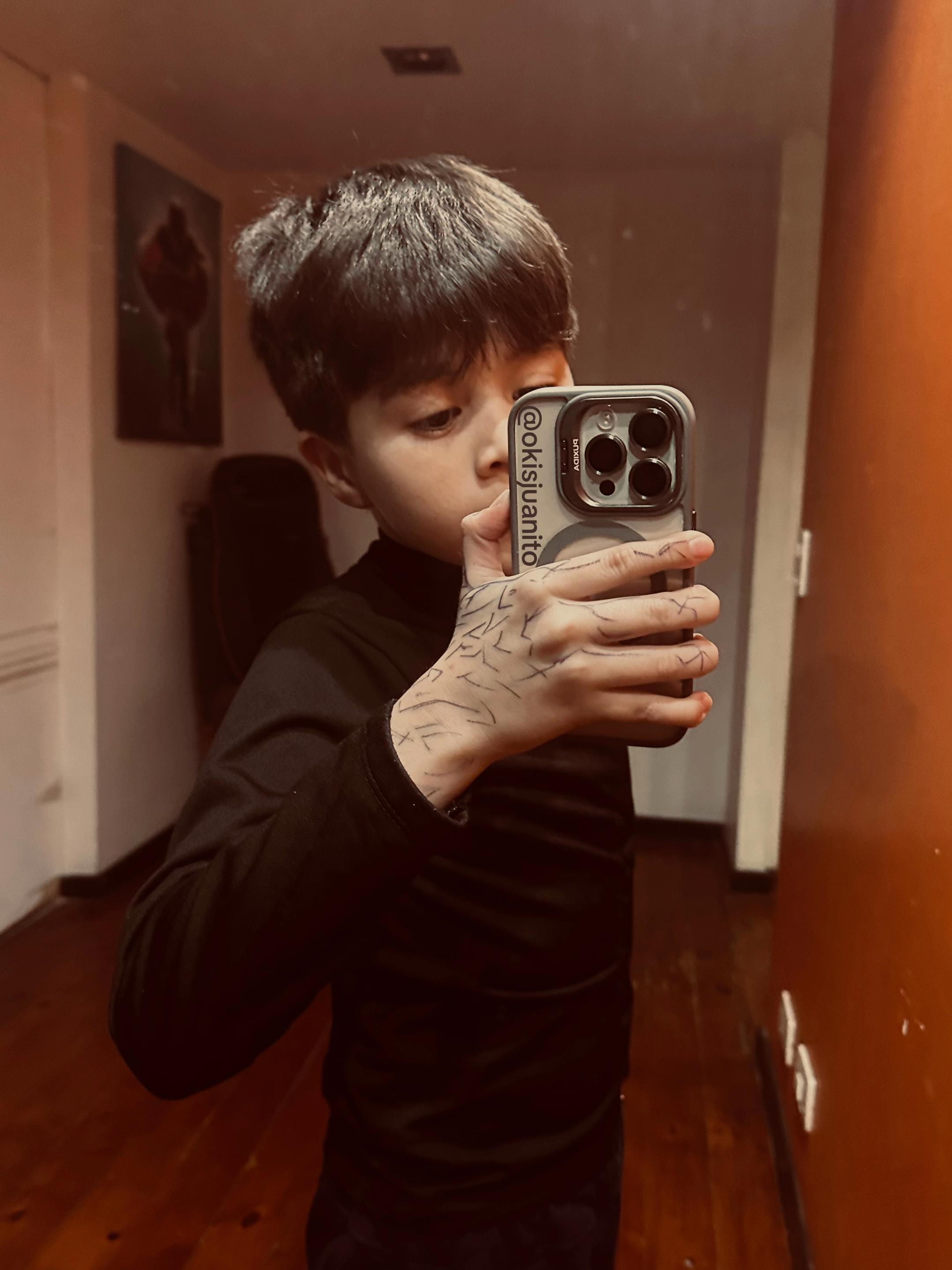 @juuuanii ☈