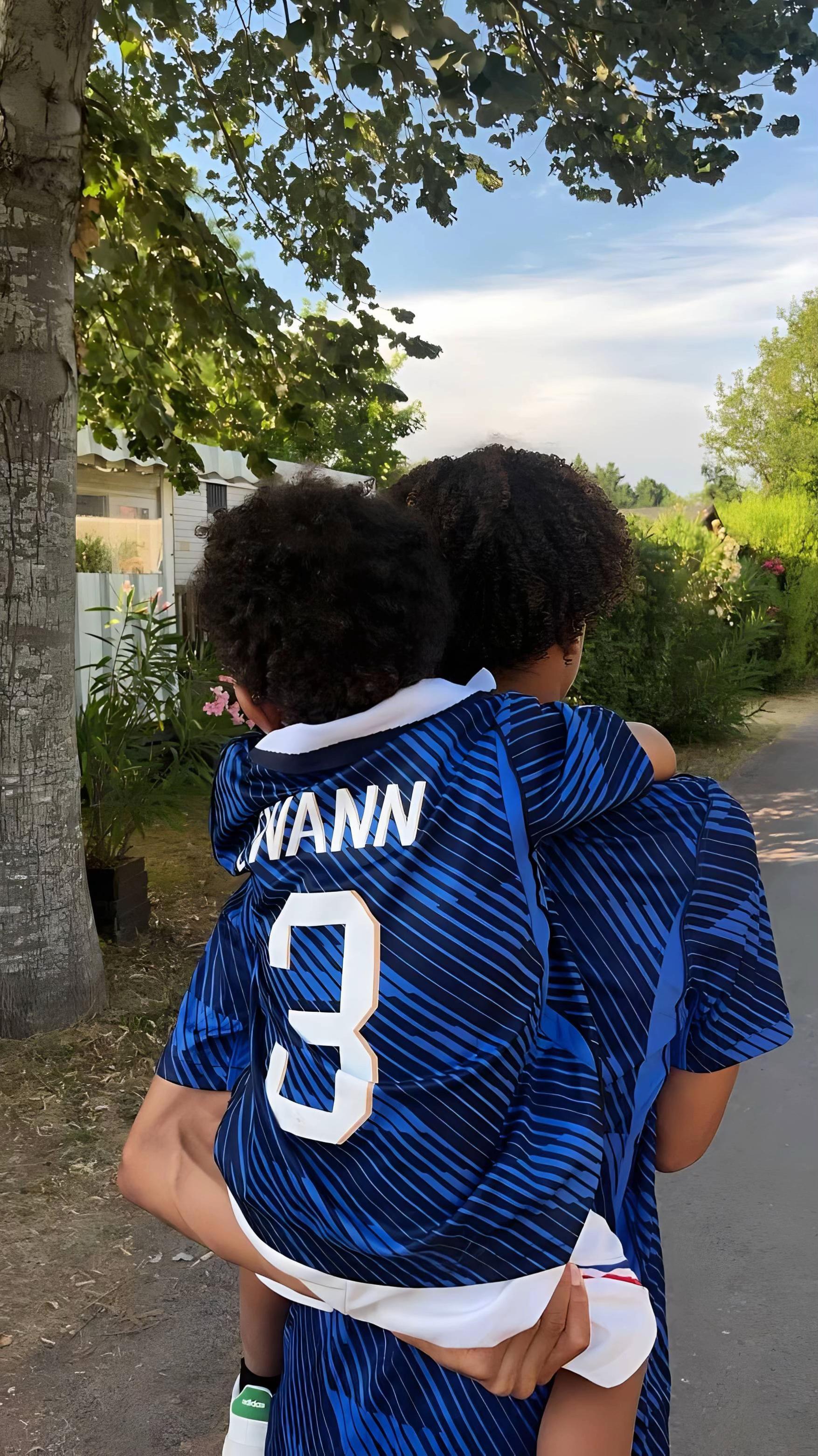 @𝑳𝒐𝒘𝒏'🇨🇫