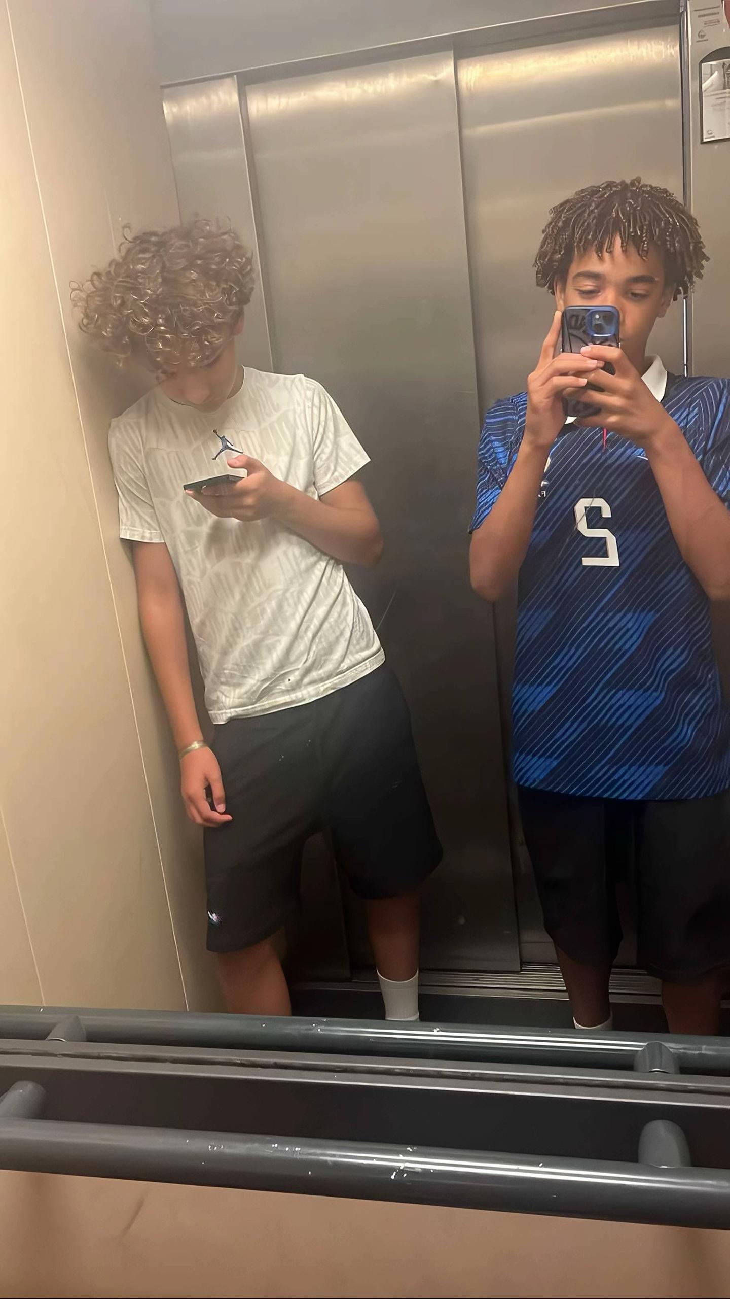@𝑳𝒐𝒘𝒏'🇨🇫