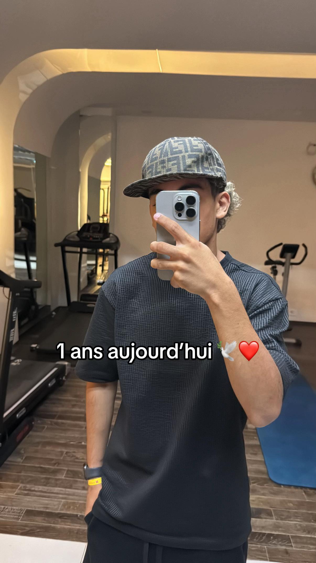@𝙔𝙎𝙏&rsquo;🏄🏽&zwj;♂️