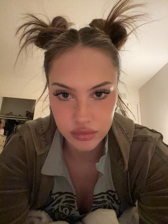 @Ogweirdgirlhotbody