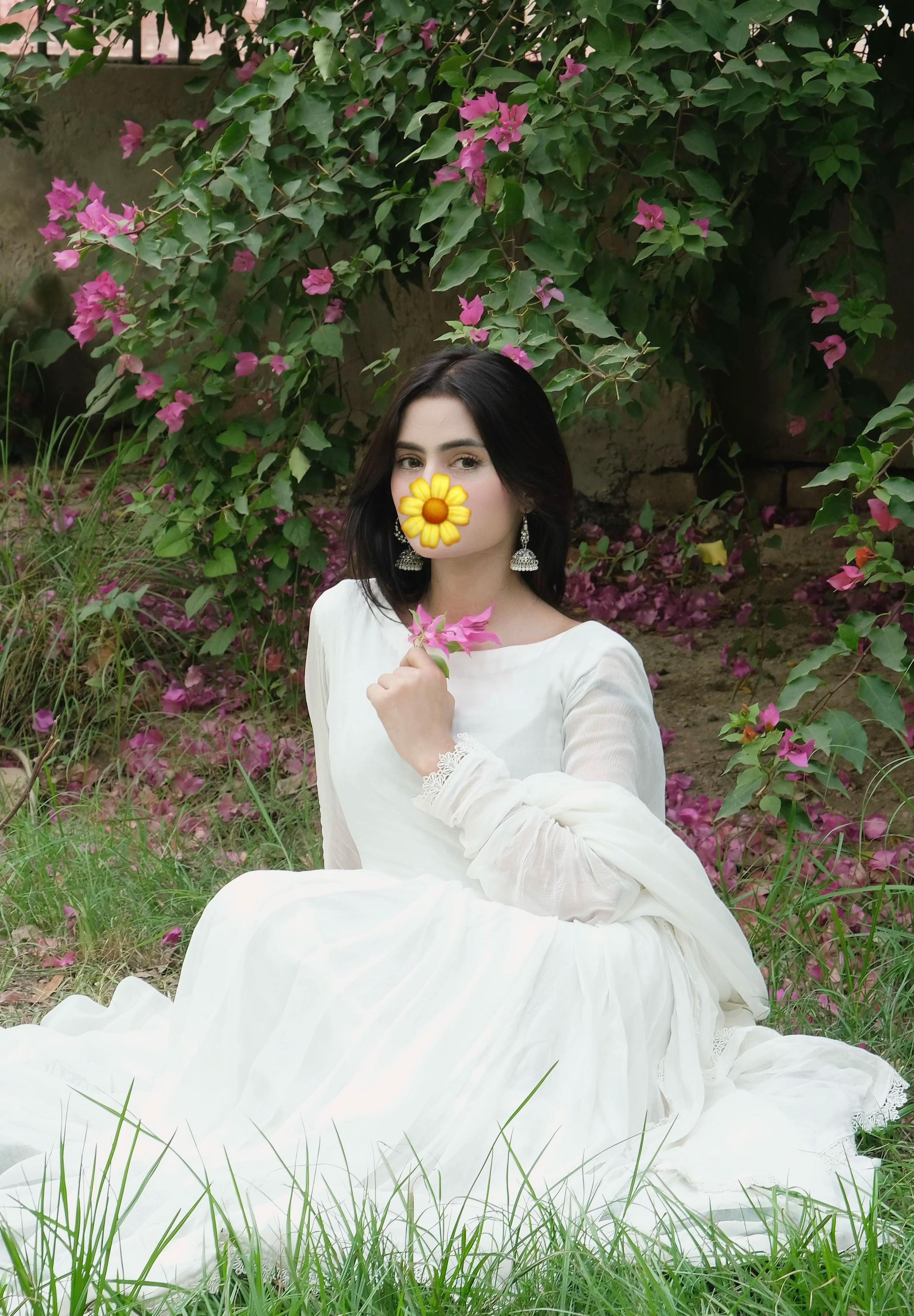@🦋 ＥＳＨＡＬ 🧚&zwj;♀️