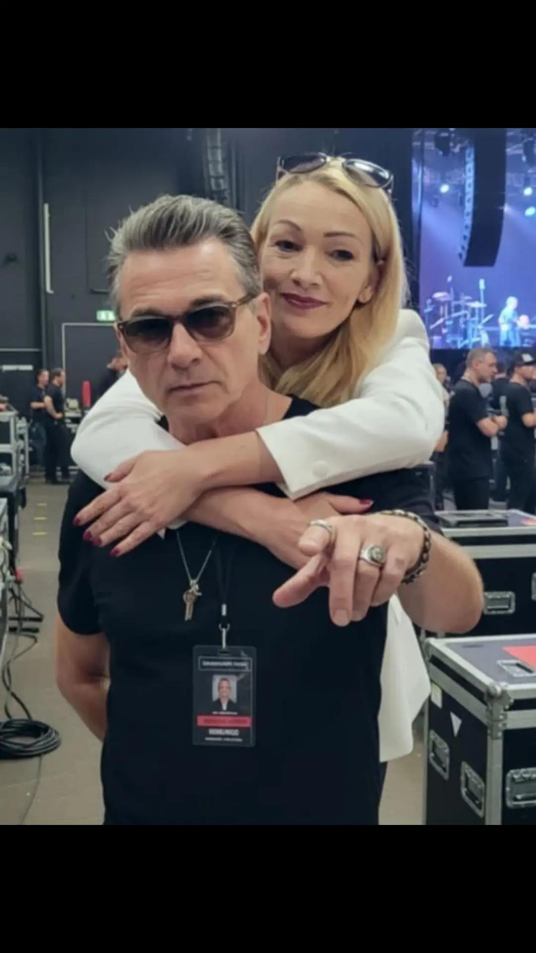 @ᗴᑎᒎᗝƳ 丅ᕼᗴ ՏᎥᒪᗴᑎᑕᗴ🖤🌹