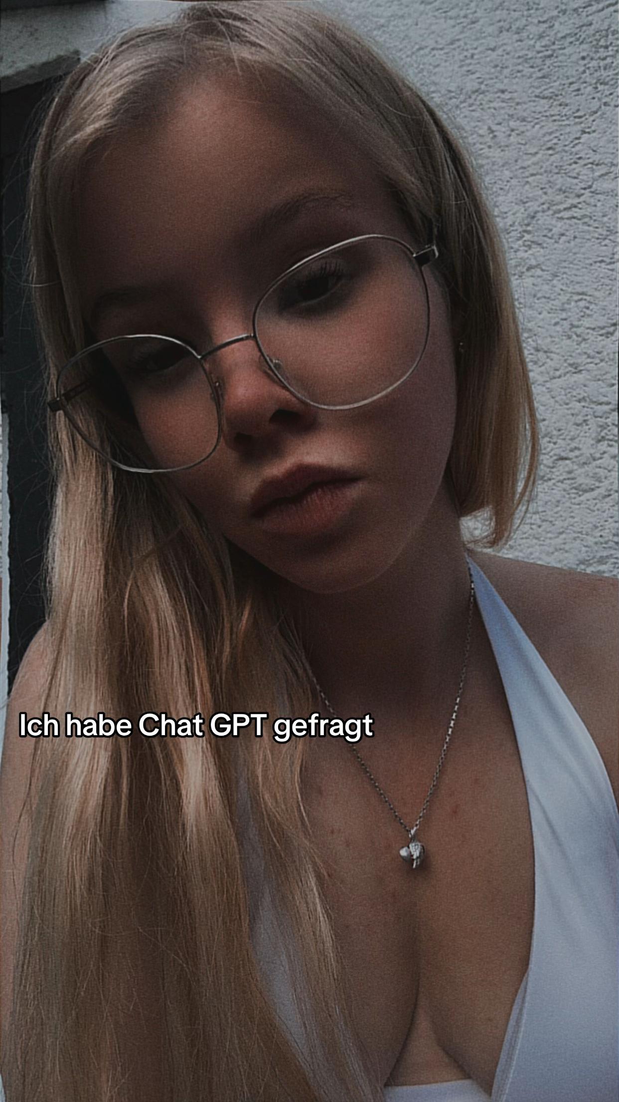 @Laura 🖤 🧸