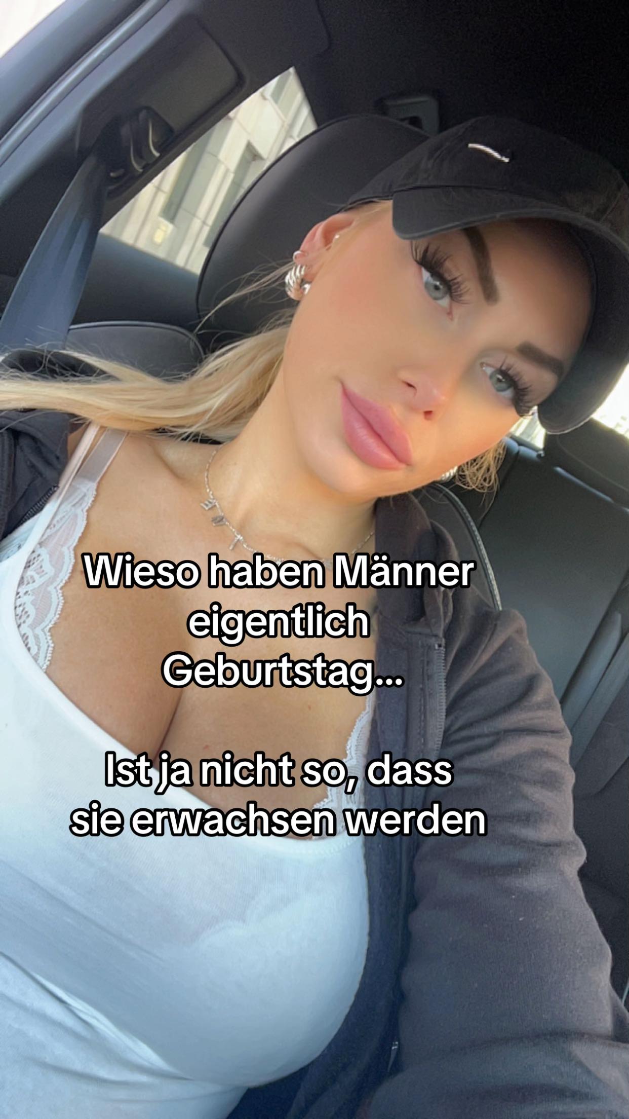@Geraline_