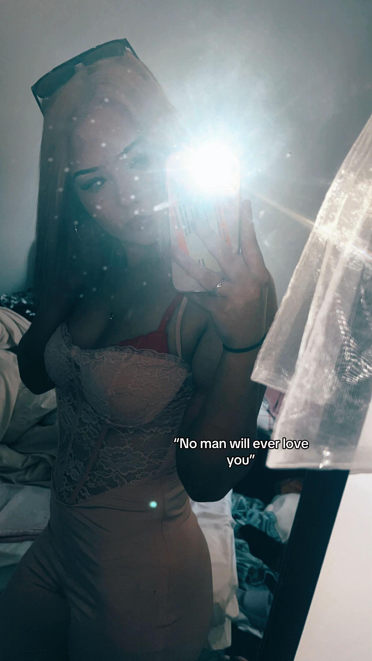 @𝒞𝒽𝓁𝑜𝑒𝑅𝑜𝓈𝑒💋