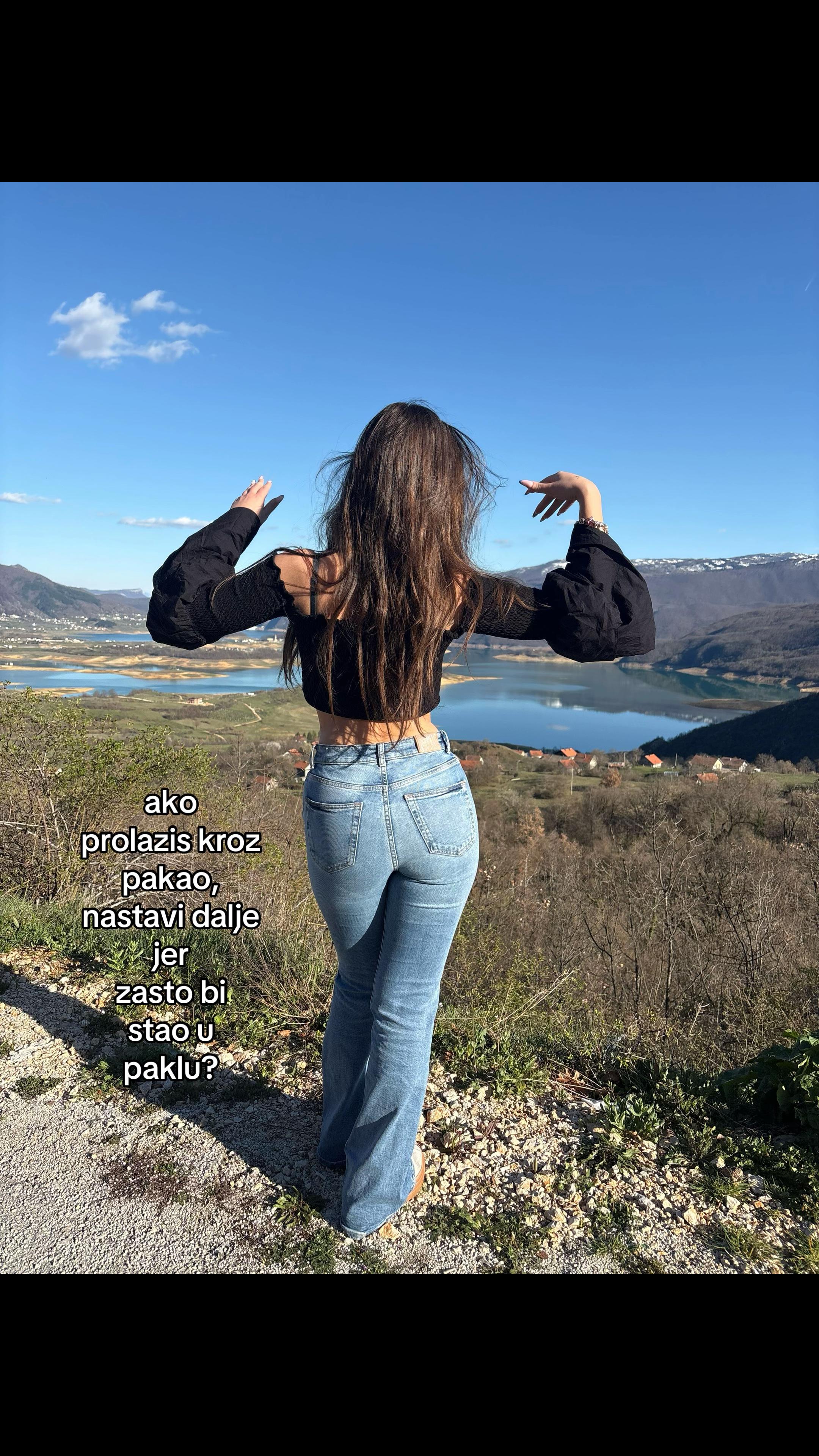 @leabegic_
