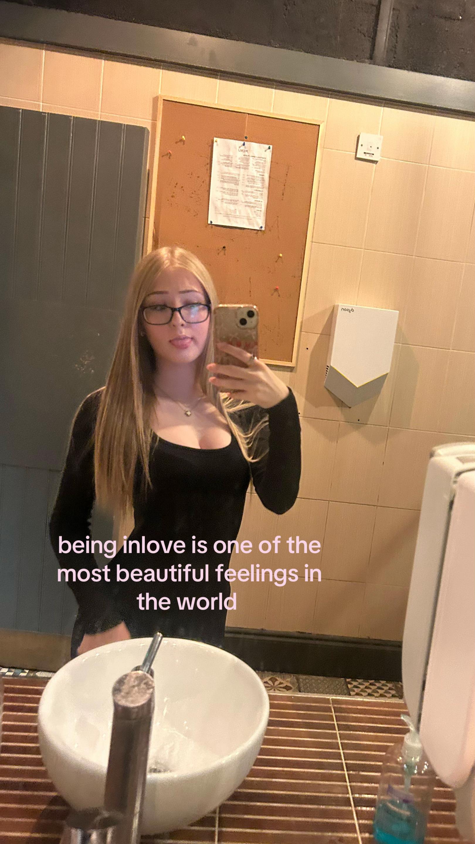 @𝐌𝐢𝐚 𝐱