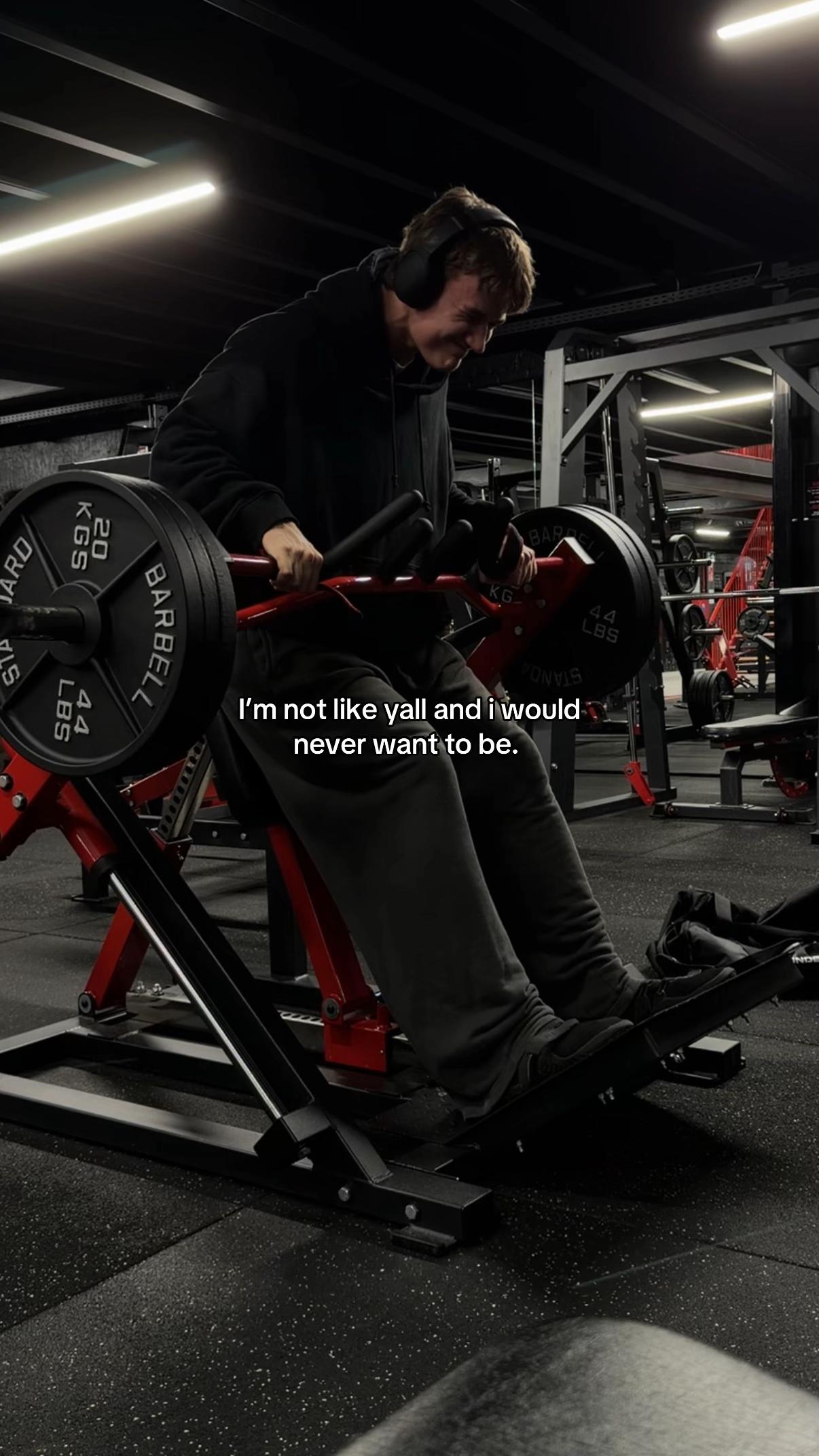 @Piotrgym
