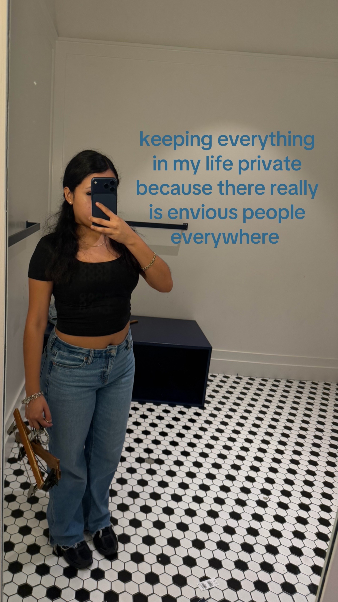 @bella