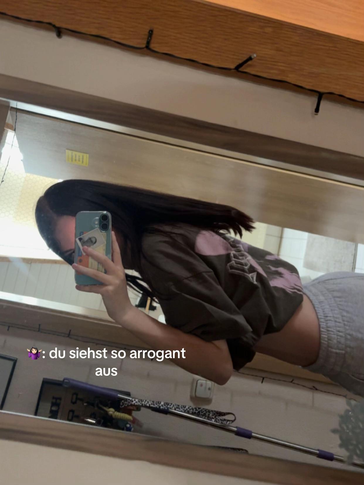 @𝑯𝒂𝒍𝒚 ッ