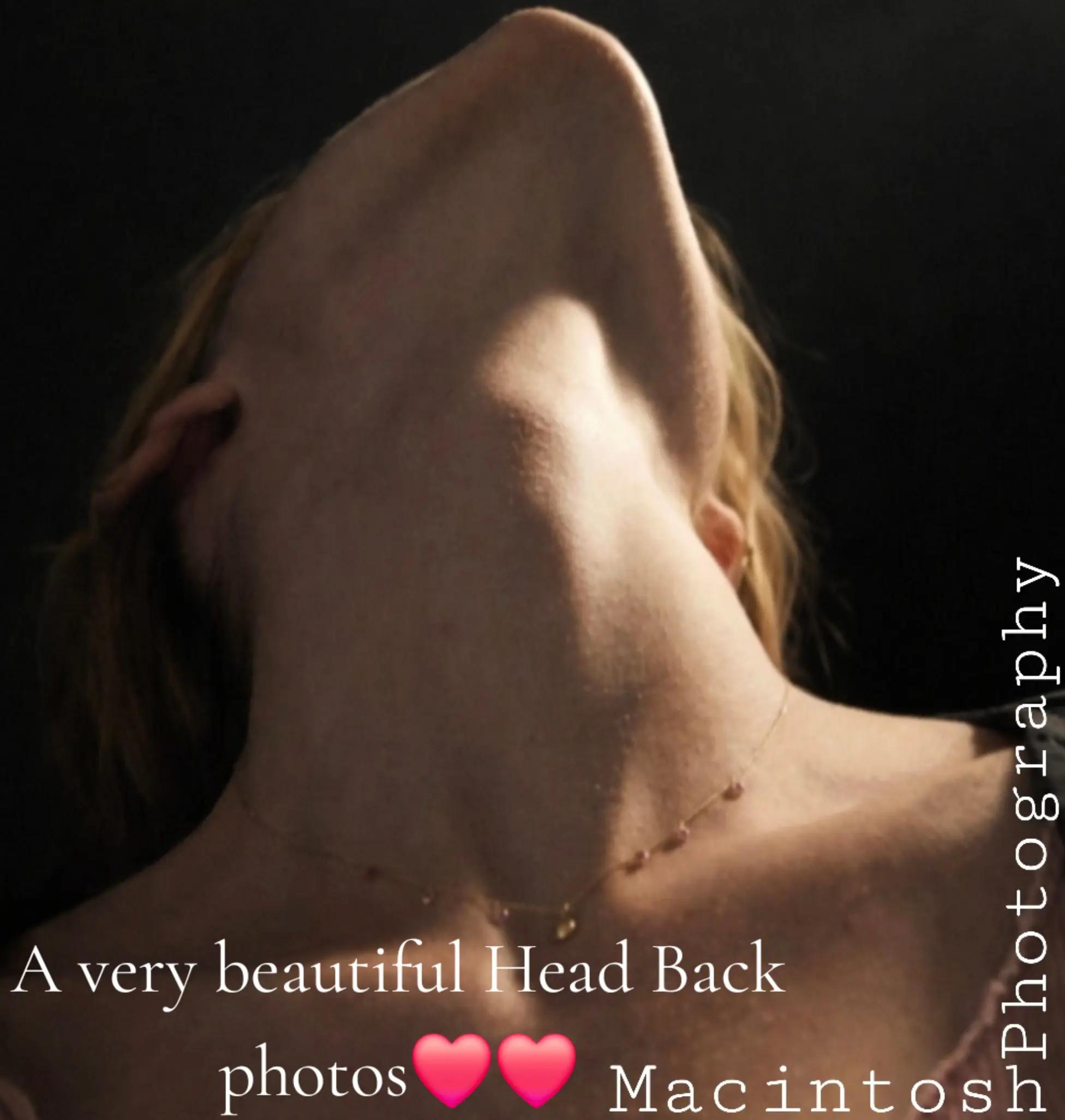 @Female_Neck_Appreciation