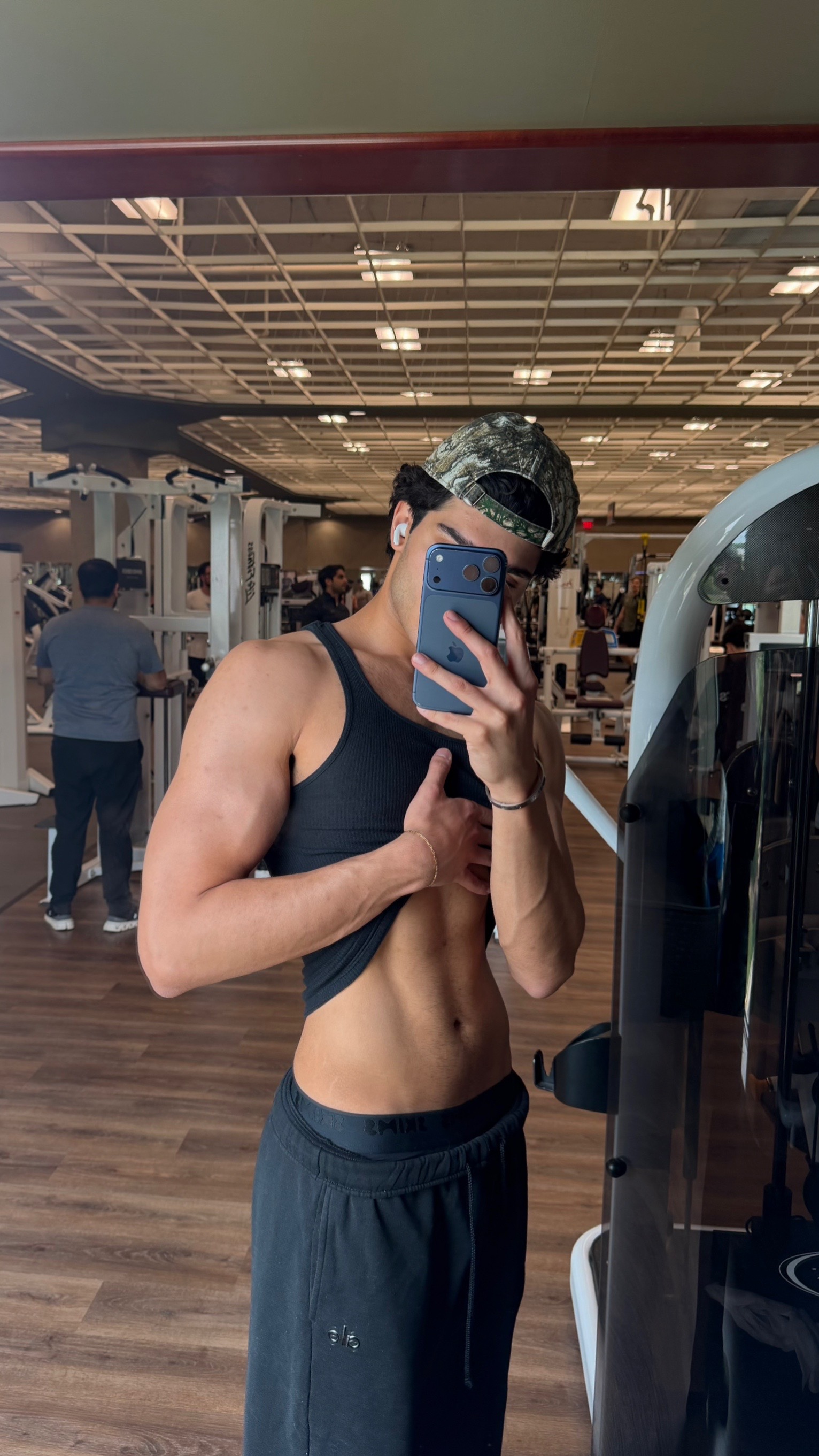 @najeemsharifi