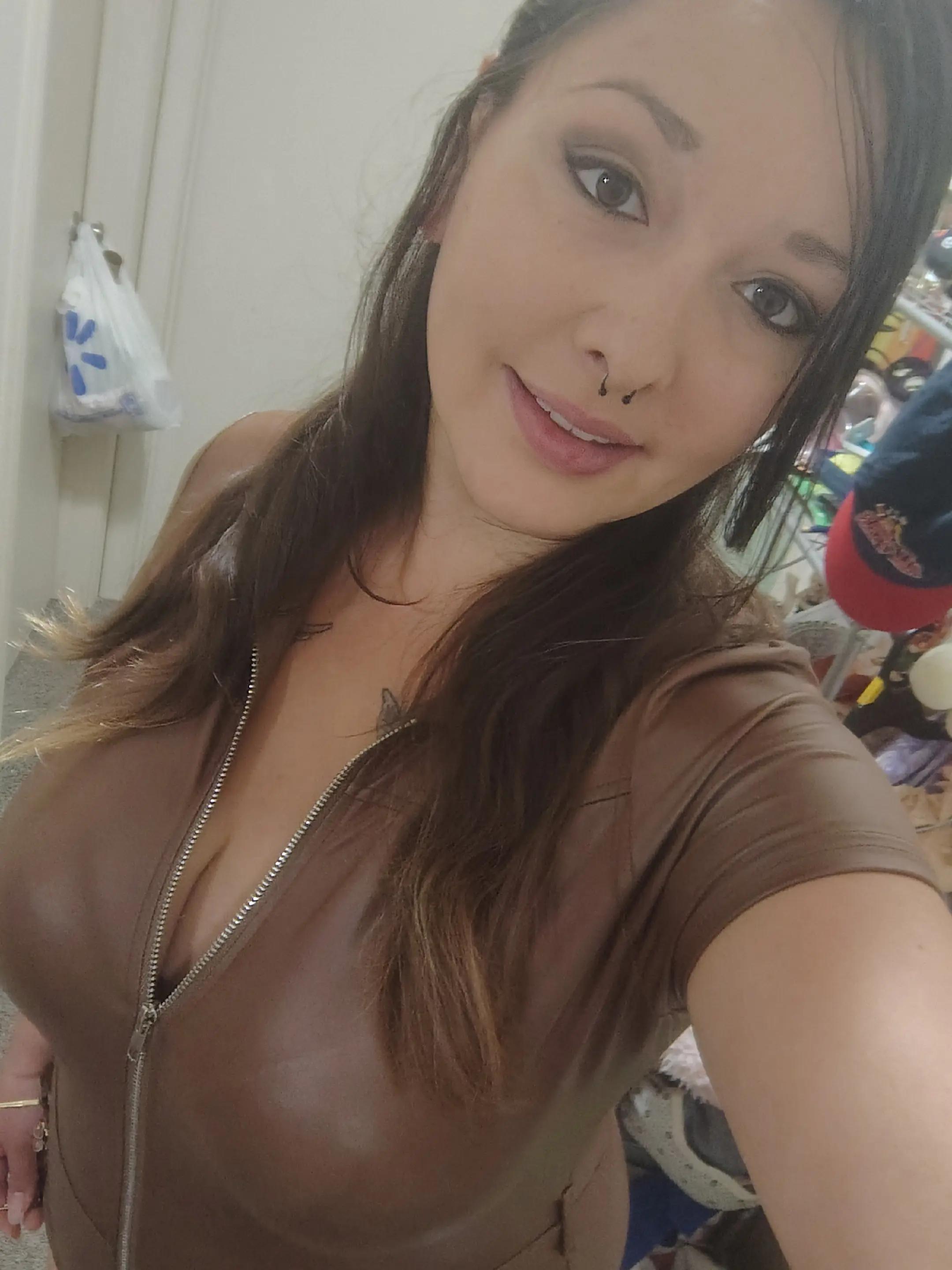 @Julie🃏&spades;️&clubs;️&hearts;️&diams;️🧿🔮🧙&zwj;♀️🪄🐦&zwj;⬛
