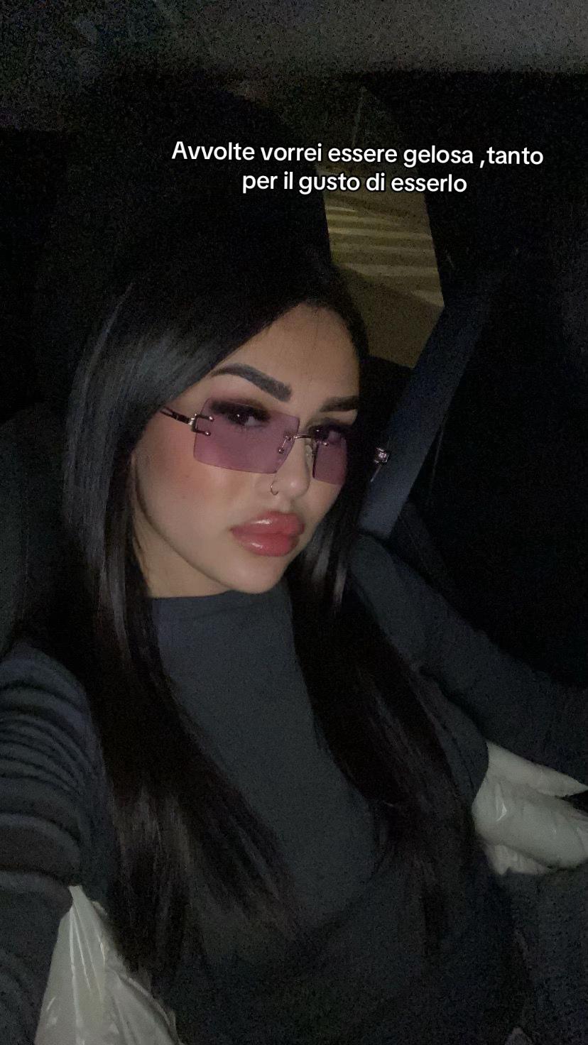 @🫦