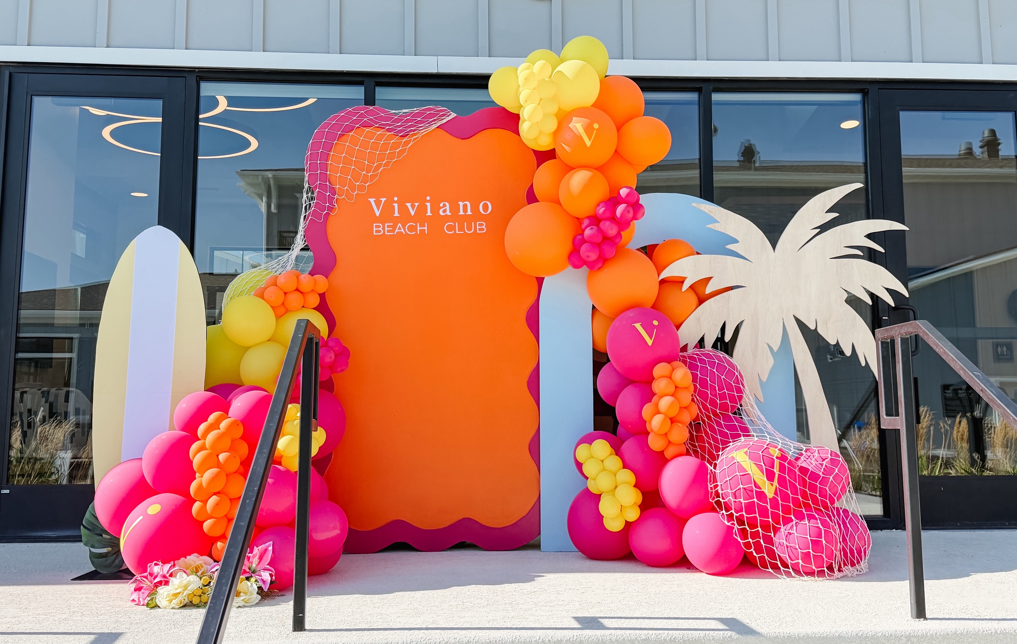 @v_decor