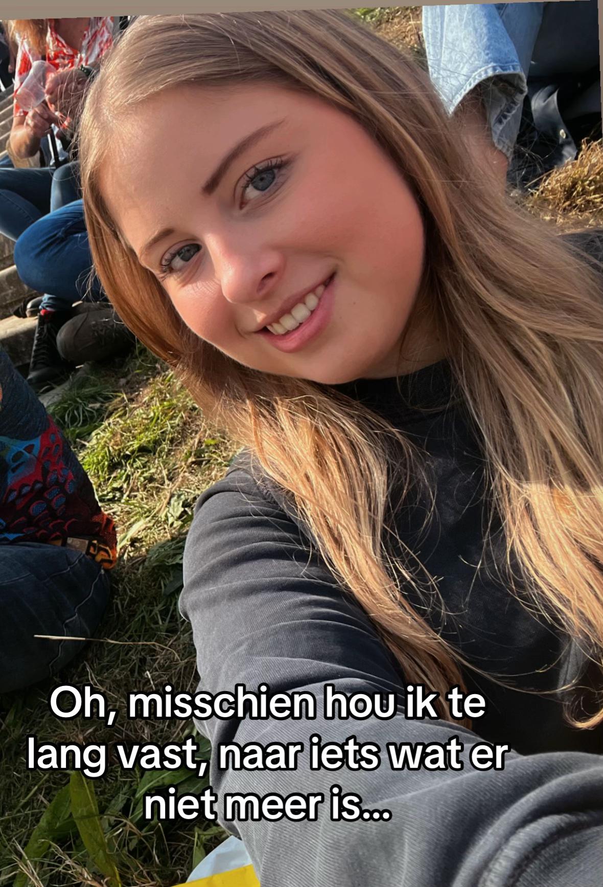 @Caitlin_0344