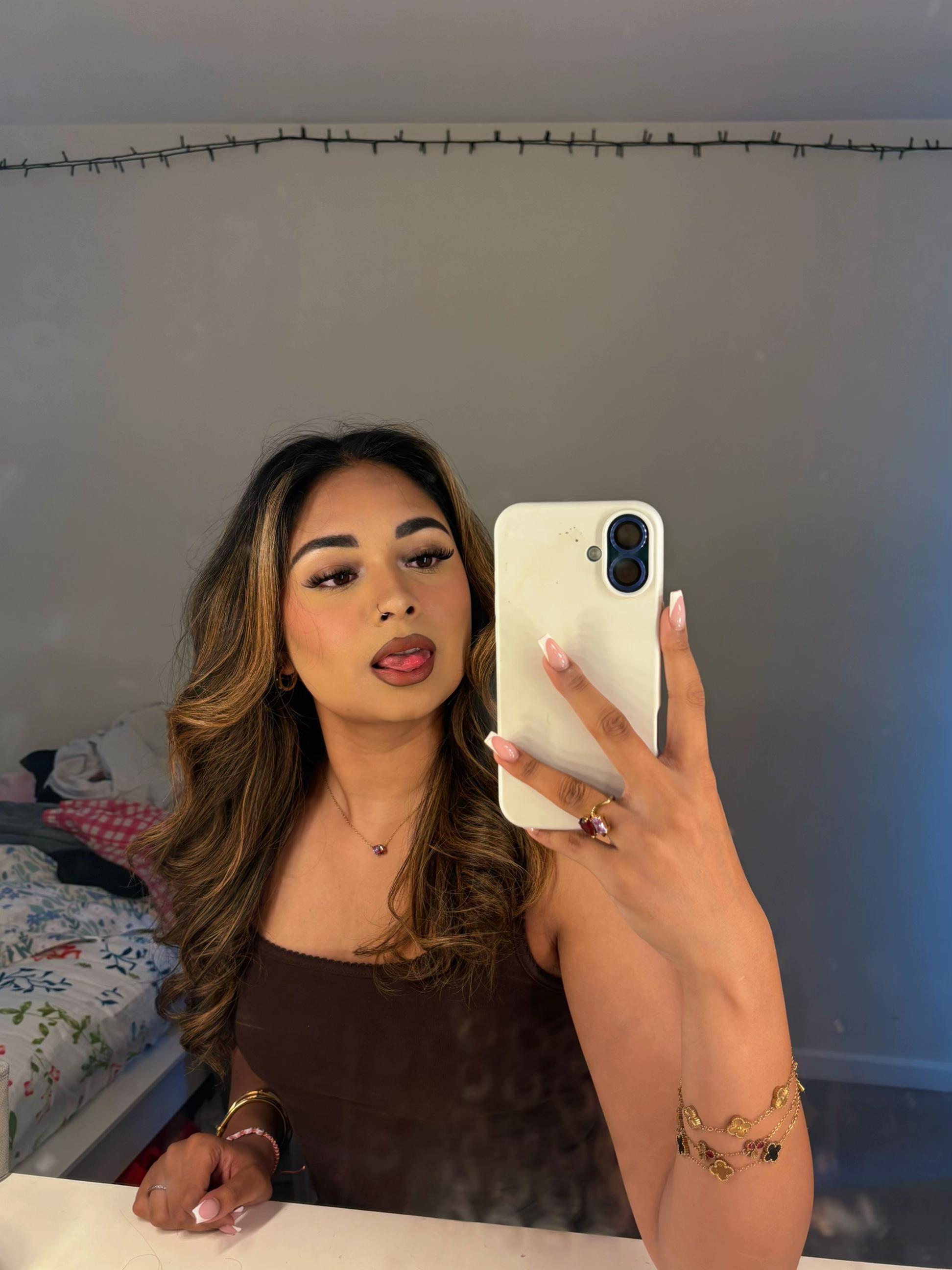 @ariy 💋