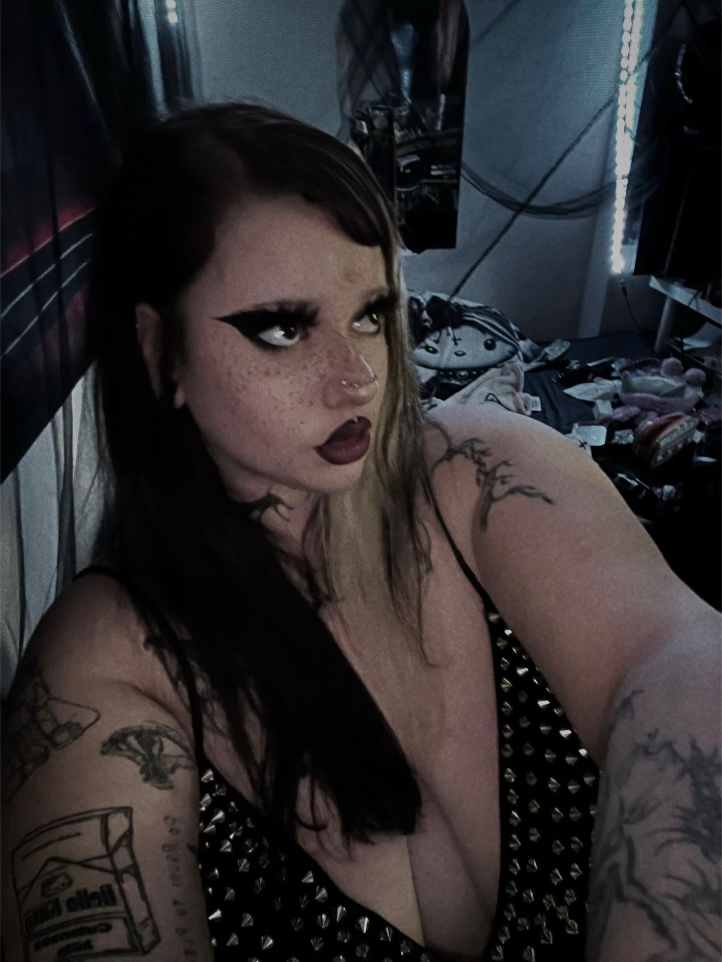 @aly🧛&zwj;♀️