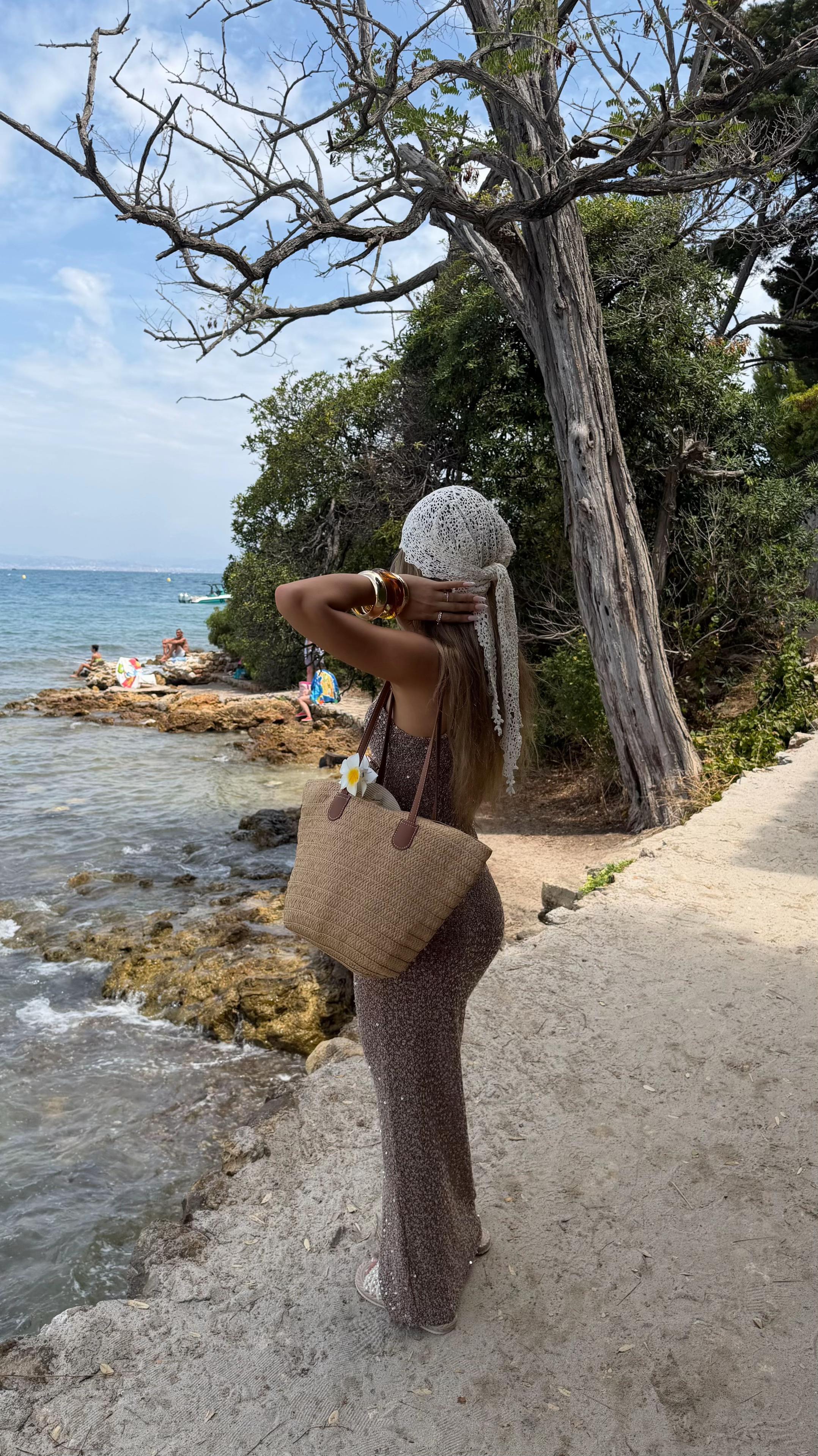 @𝑒𝓁𝓃𝒶𝓏♡