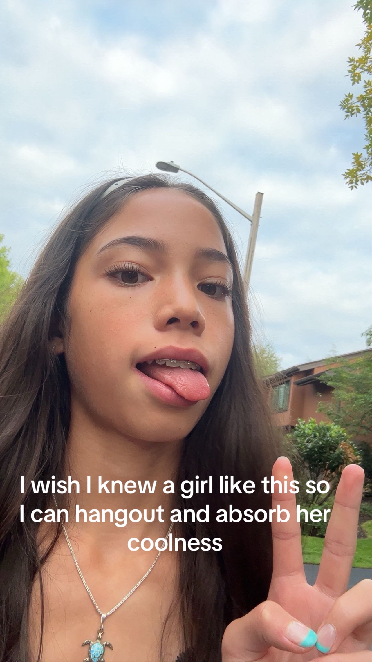 @Vivlaughlove