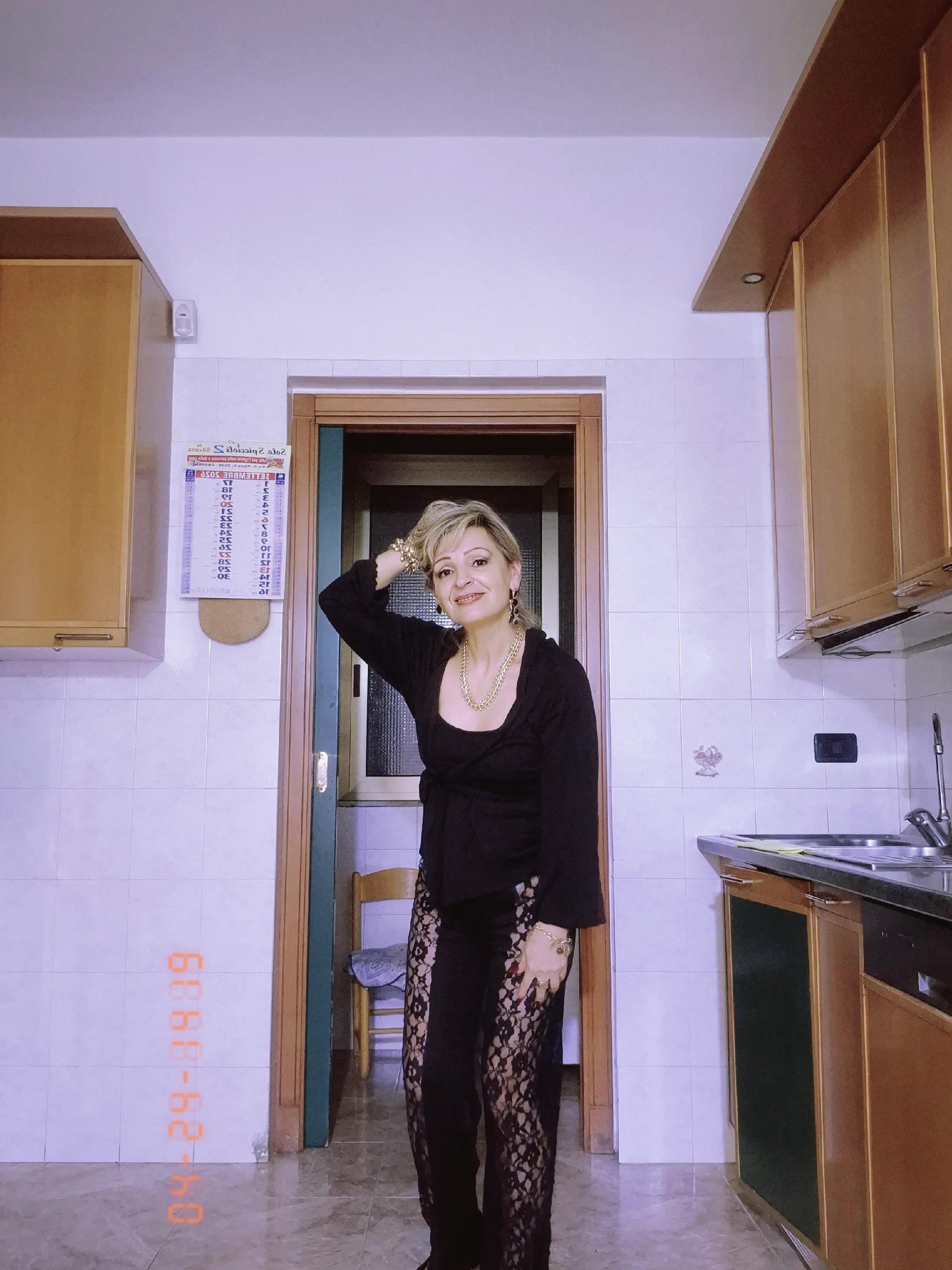 @GIULLIA FATA DE LA IA IASI