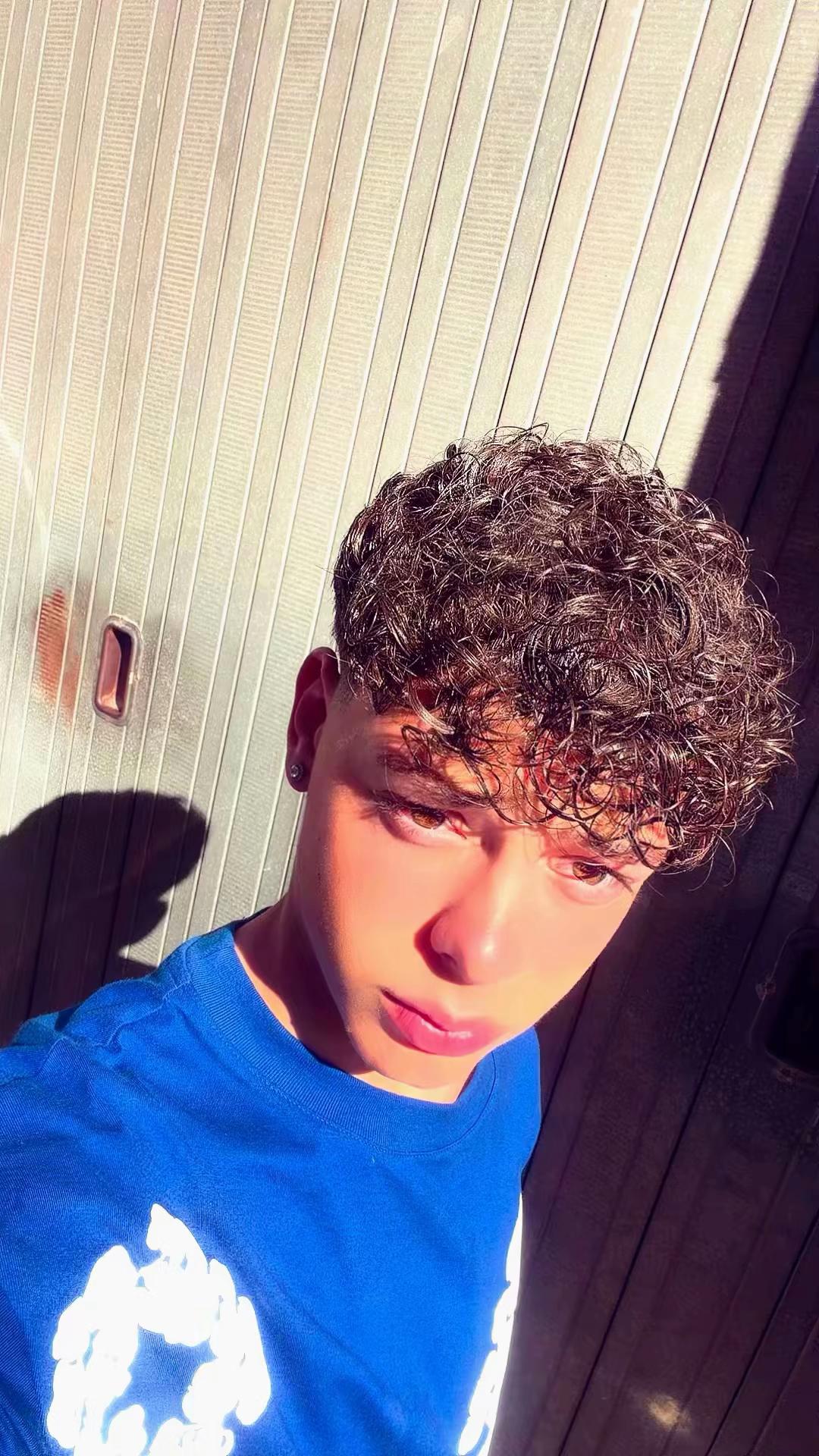 @𝓐𝓷𝓭𝓻𝓮𝓪