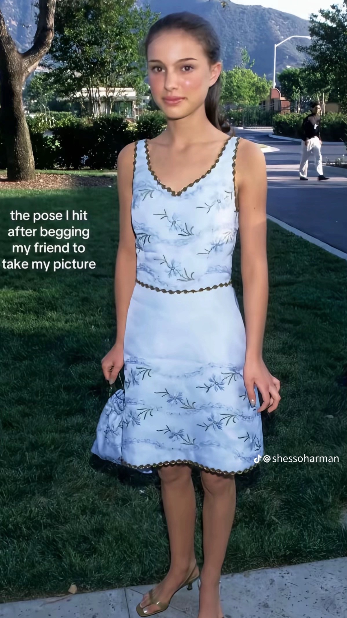 @🦖