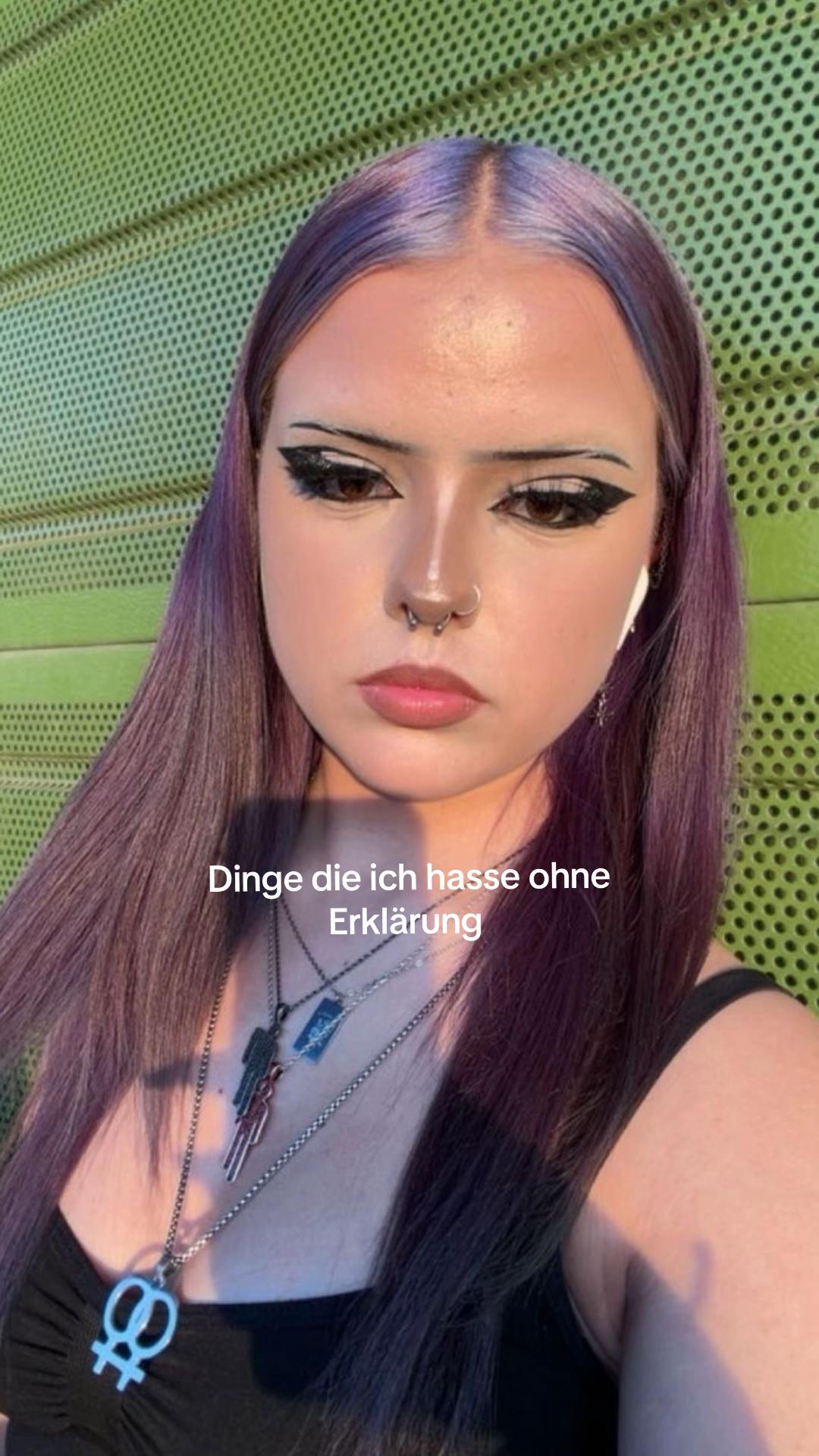 @⚢
