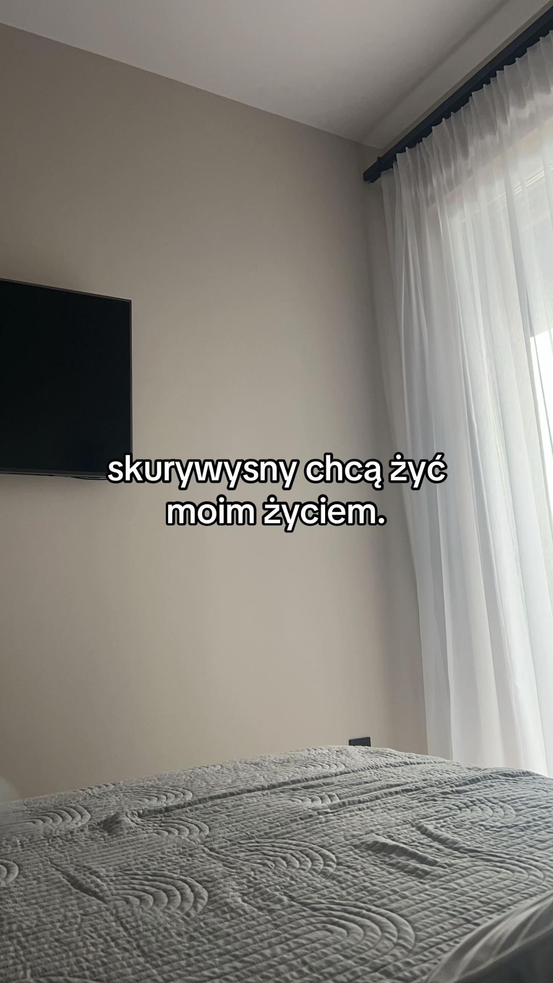 @weronisia