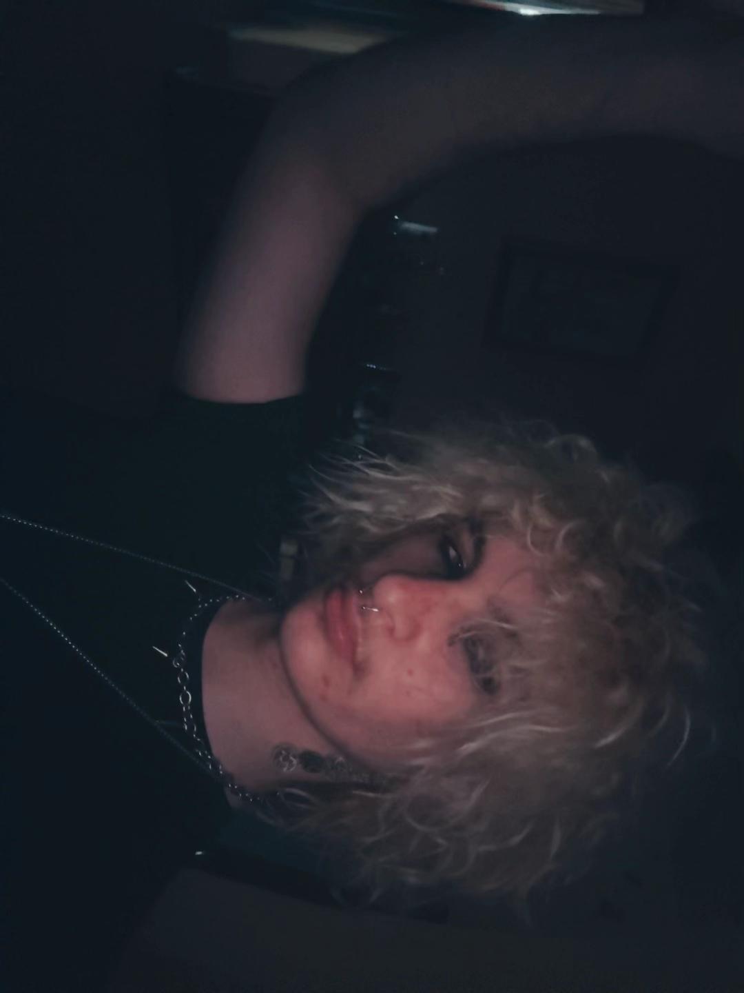 @❉