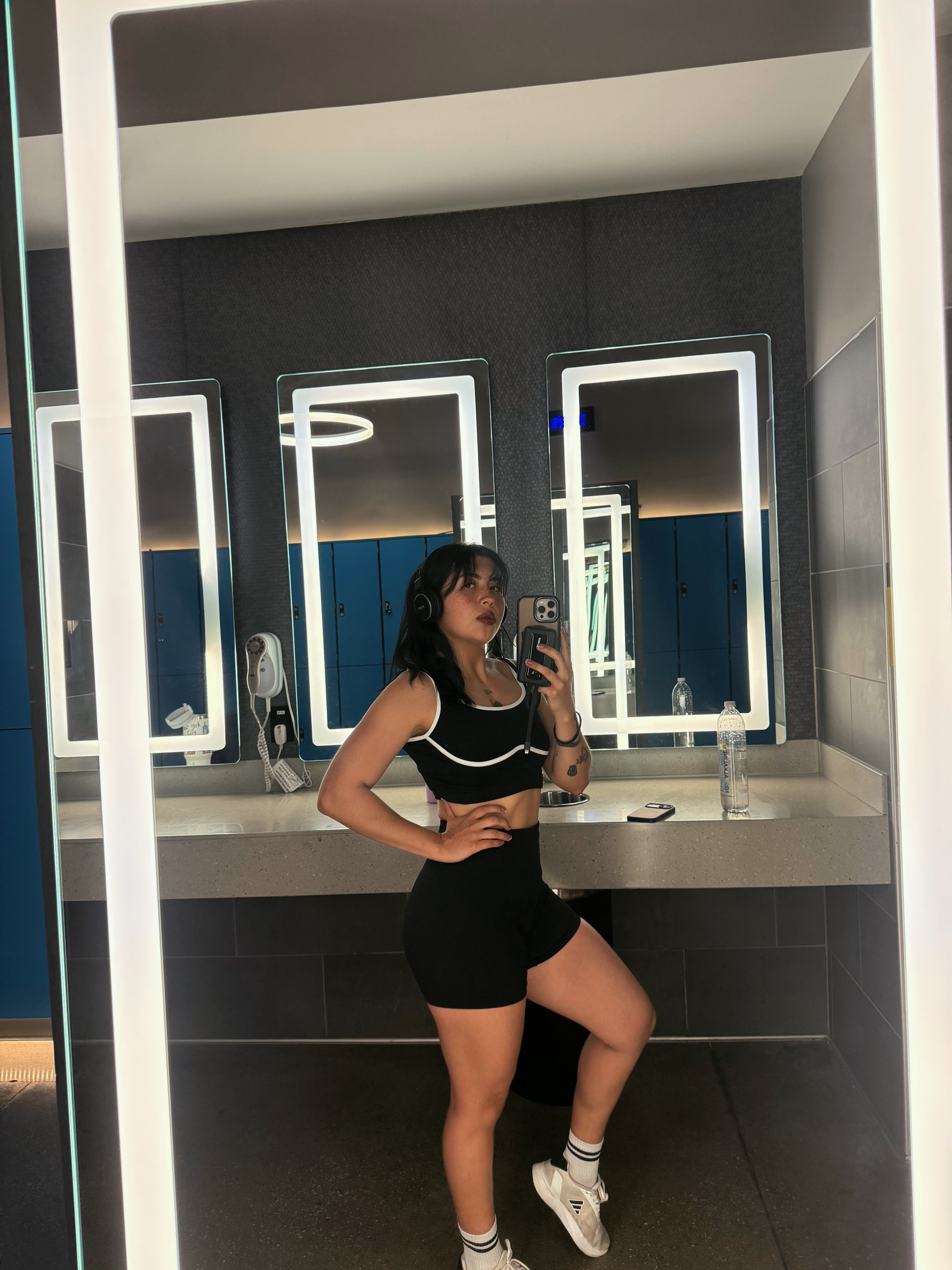 @Lia Charry 🍒