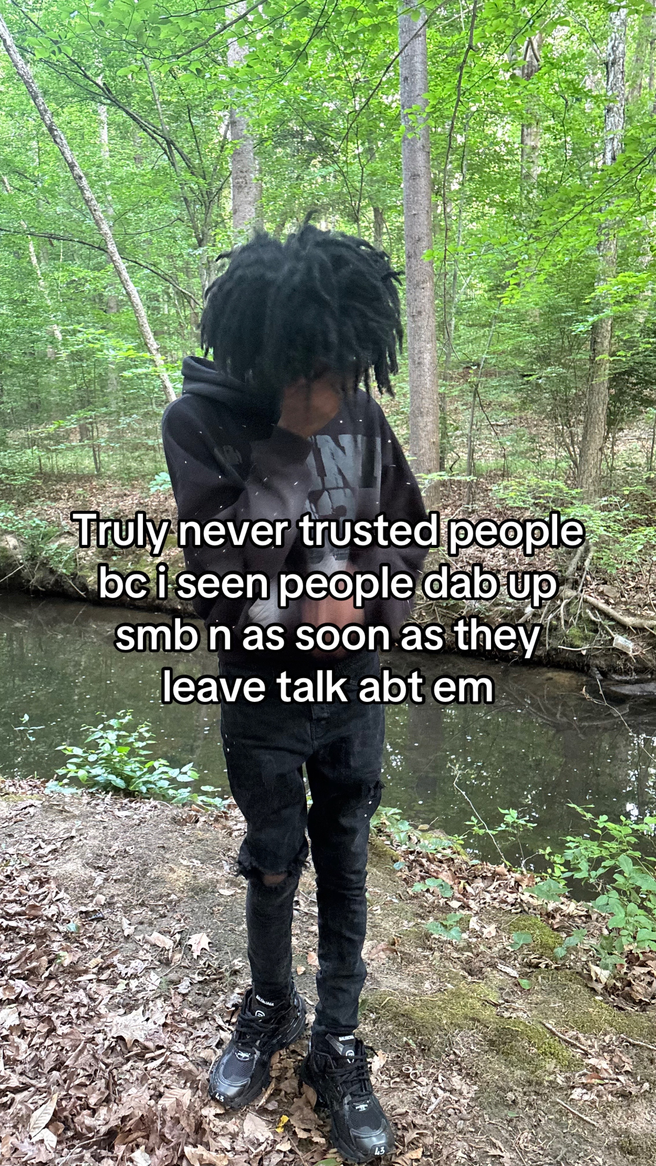 @⃟