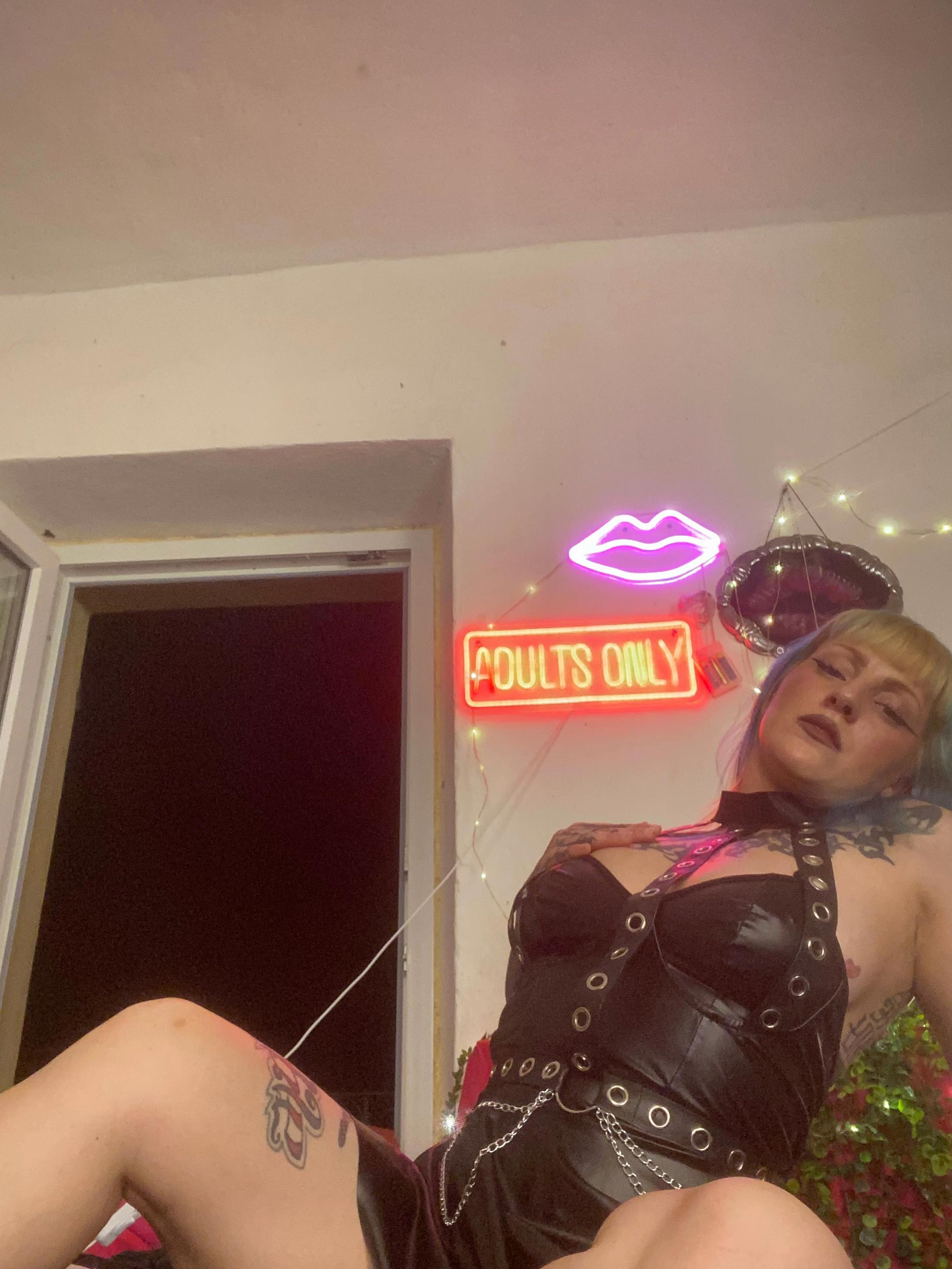 @Velenosa 👠🦂