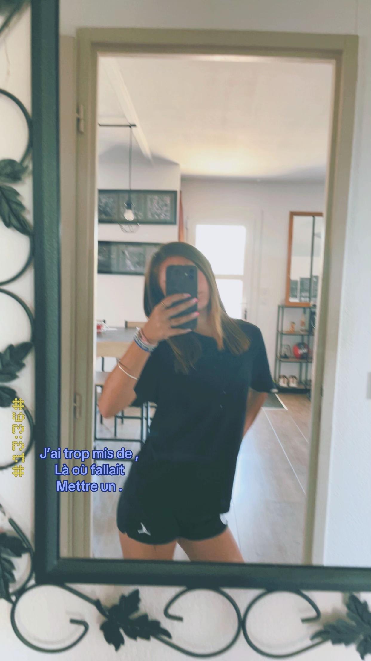 @𝐴 𝐿 𝐼 𝐶 𝐼 𝐴 🪭