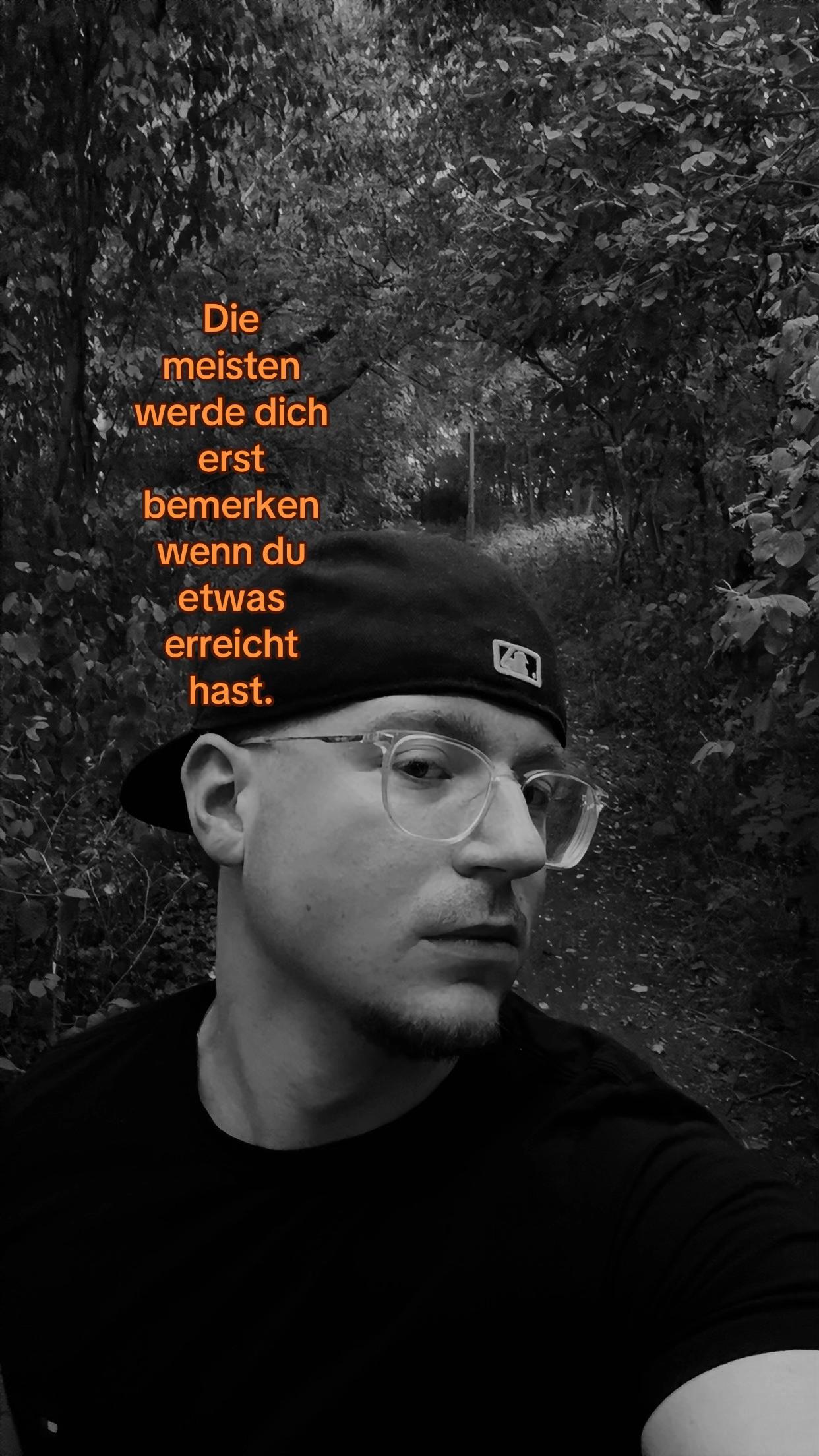 @✝︎