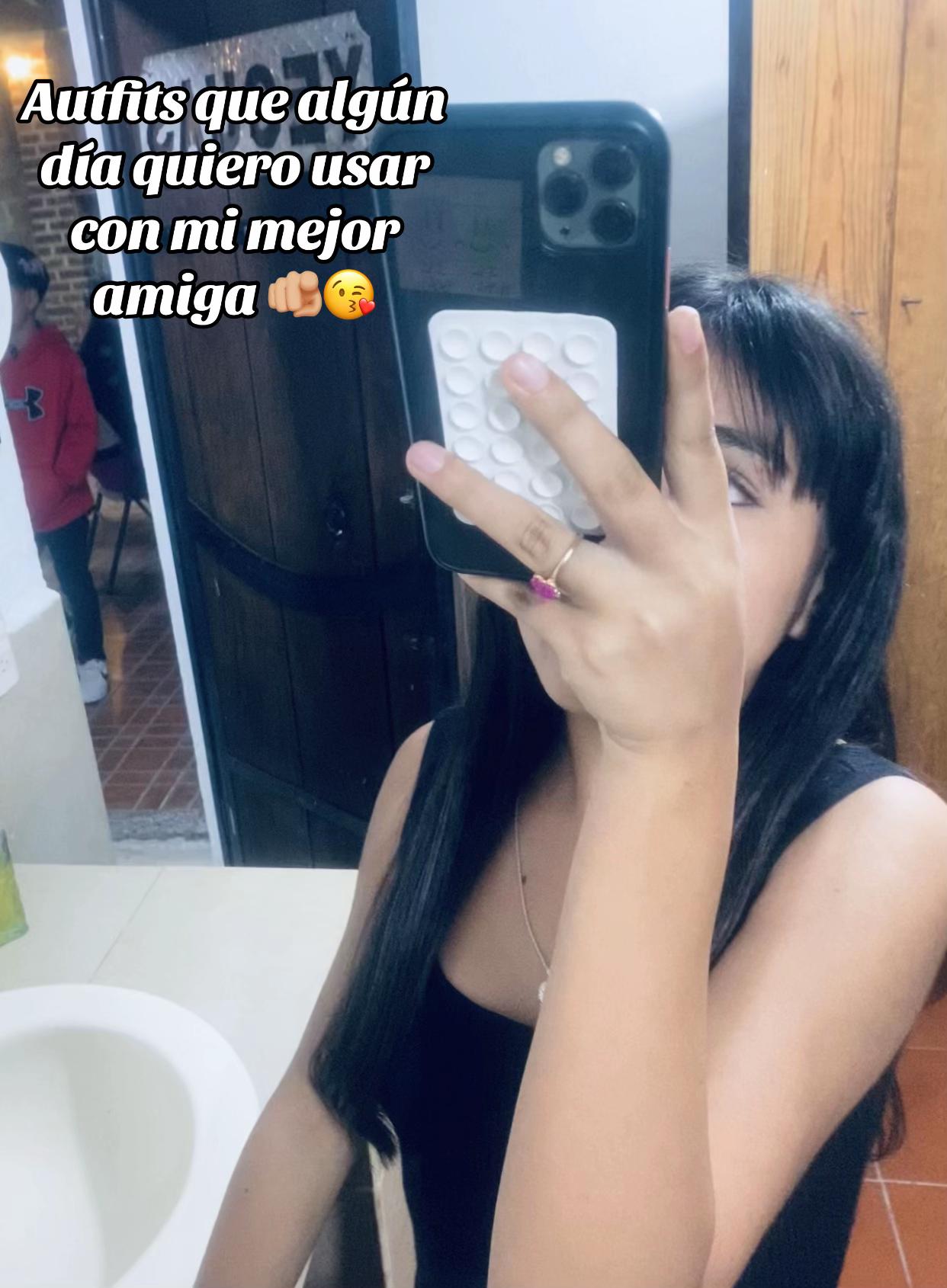 @𝒩𝒾𝓀𝒾𝒾𝒾.