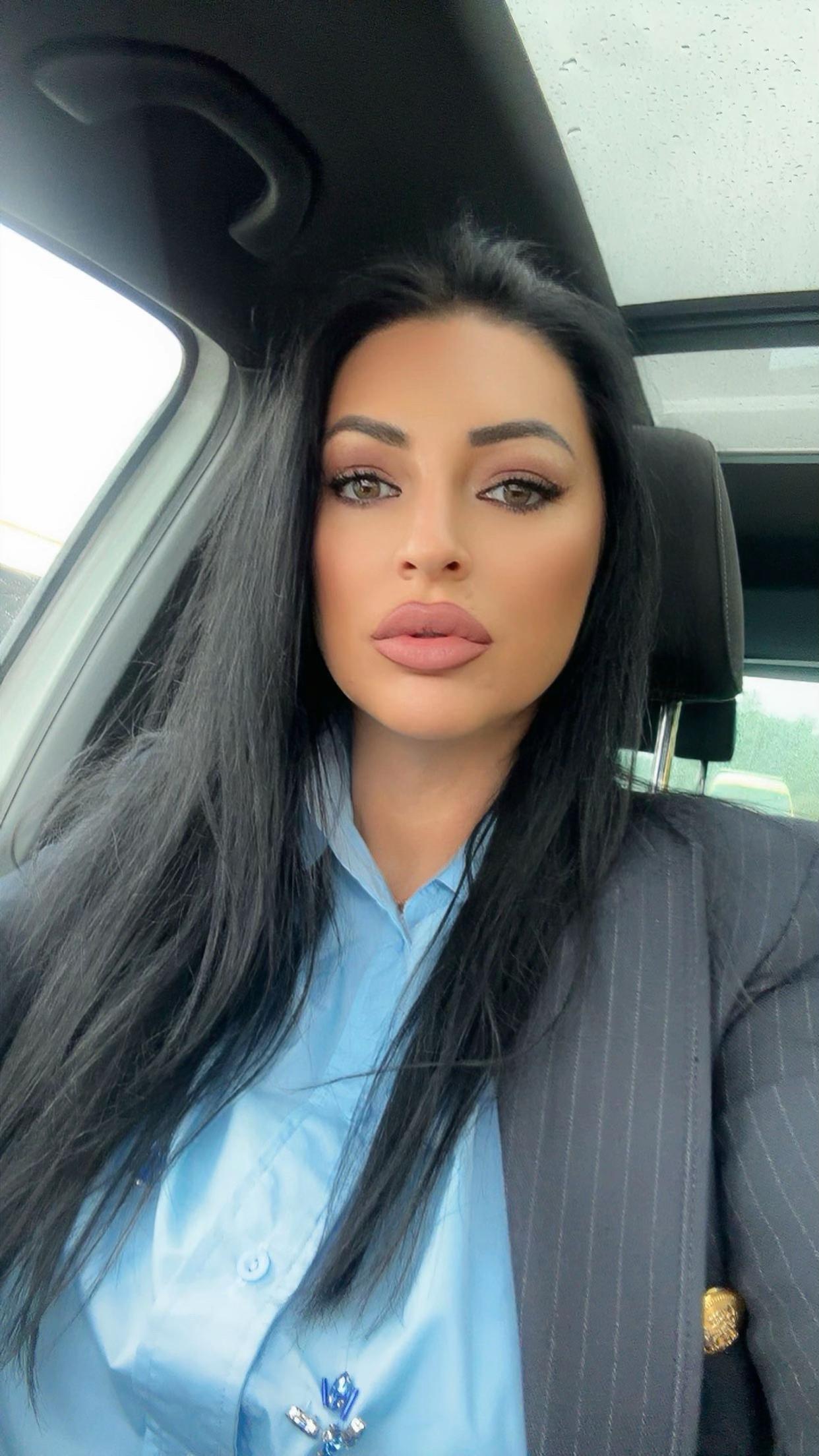 @adelinash1