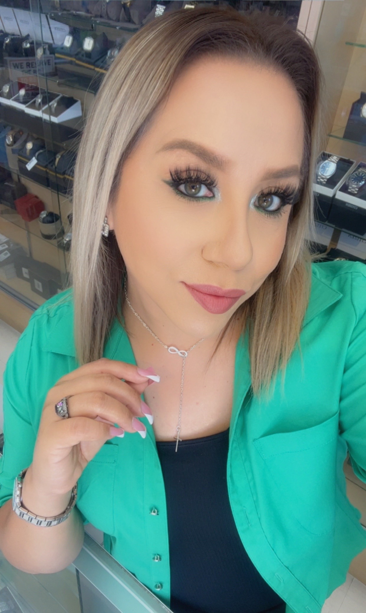 @CARINA LEON 84🎀