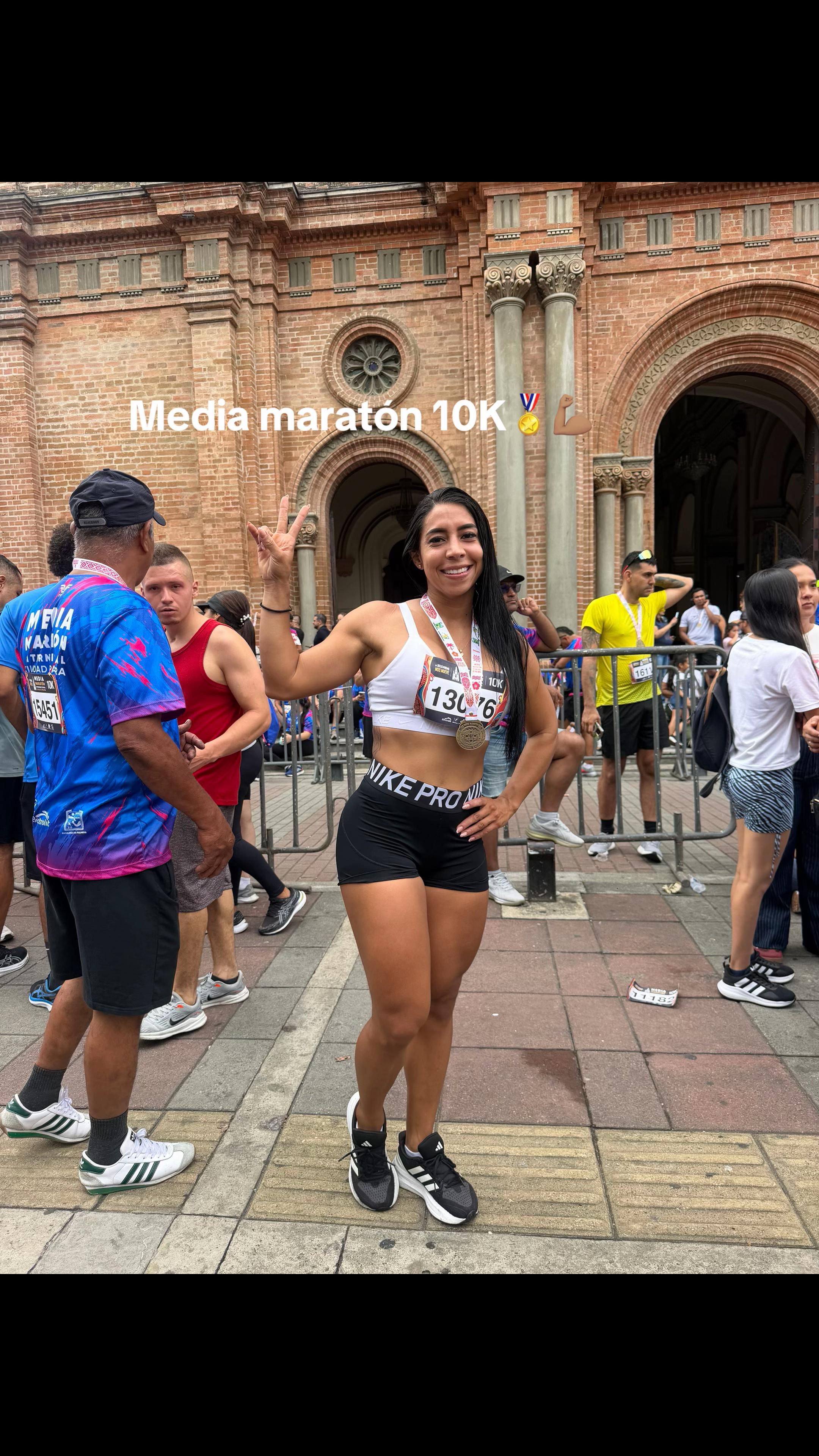 @lillymolinafit