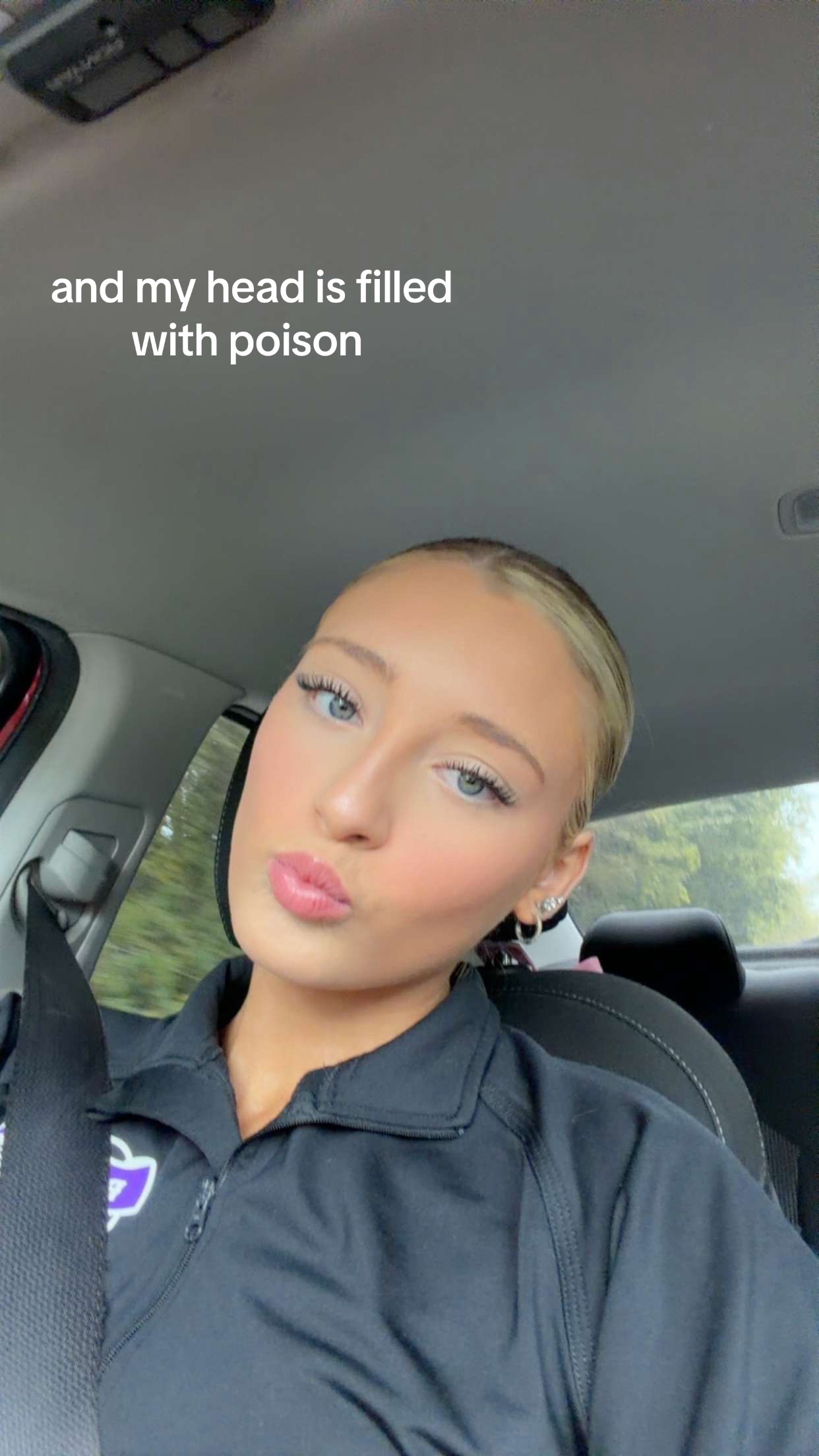 @NICOLE 💖😇🧁🪩