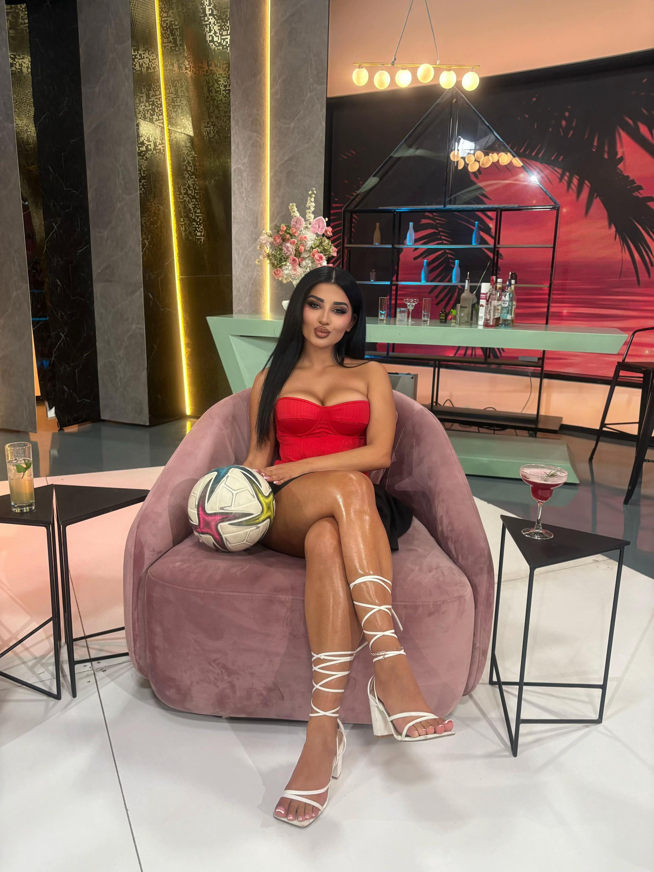@Adelina⚽️👠