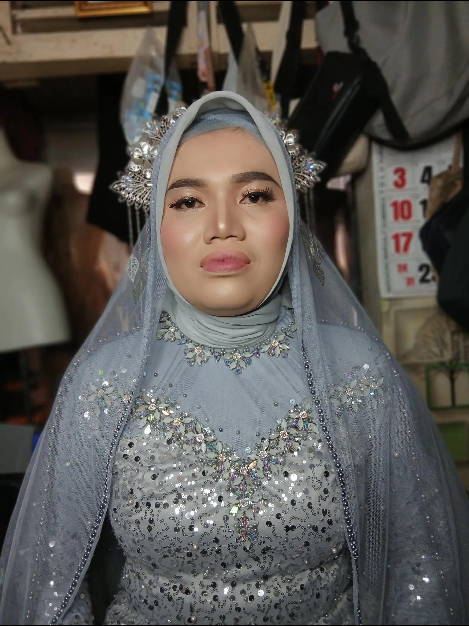 @makeupbymaulana
