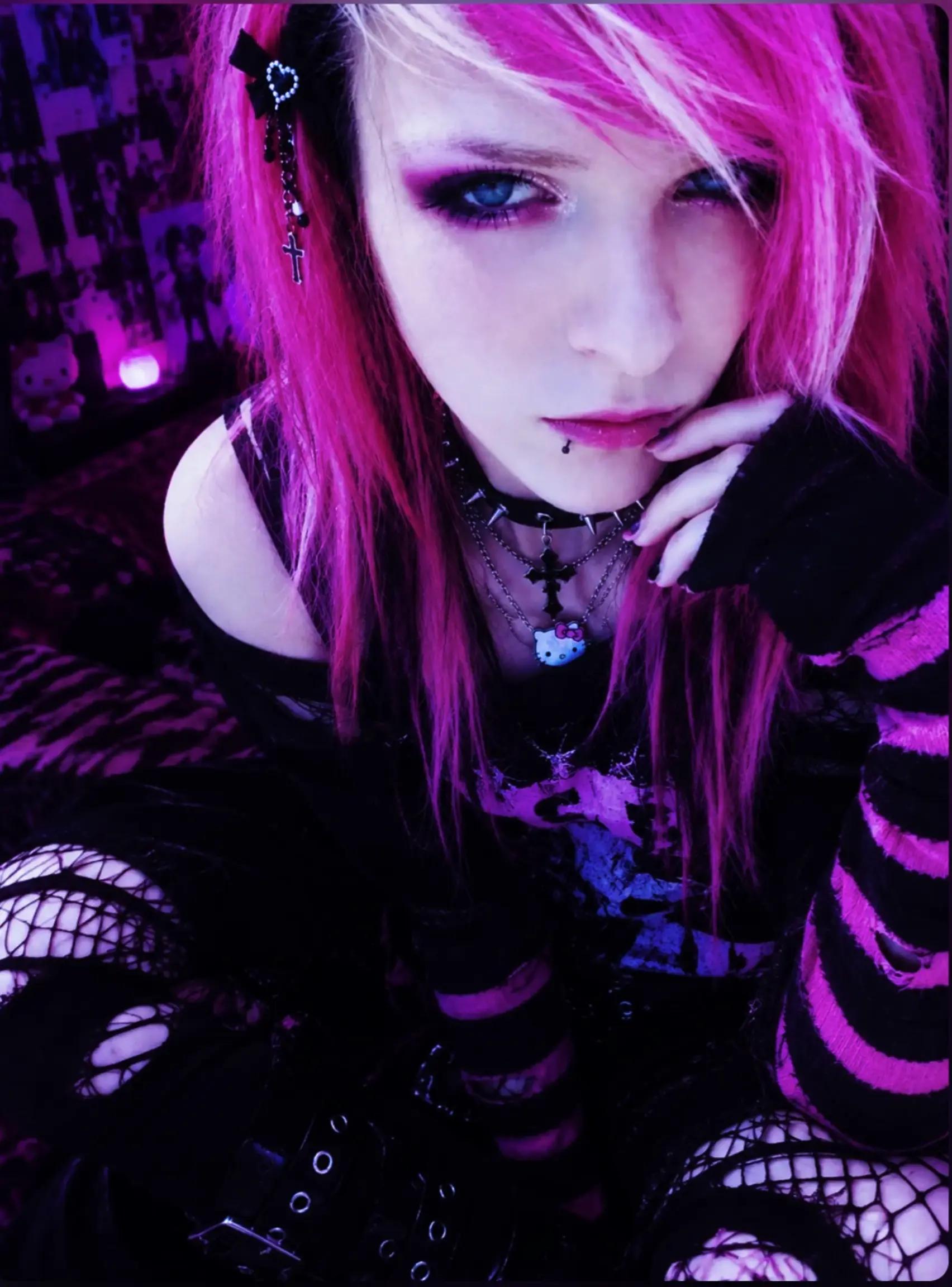 @DanielletheDead